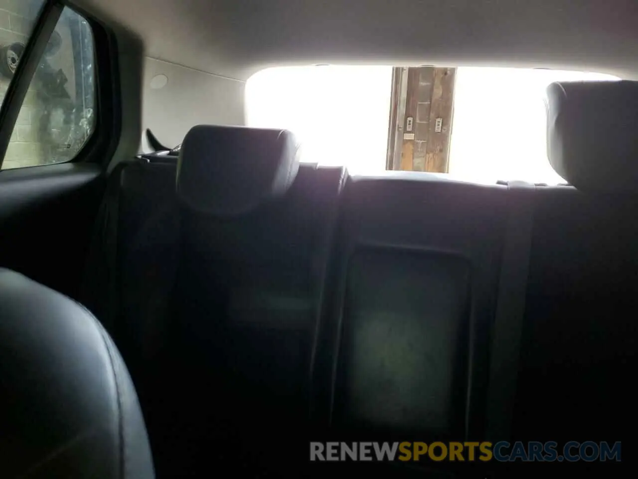 10 Photograph of a damaged car KL7CJPSB7KB904675 CHEVROLET TRAX 2019
