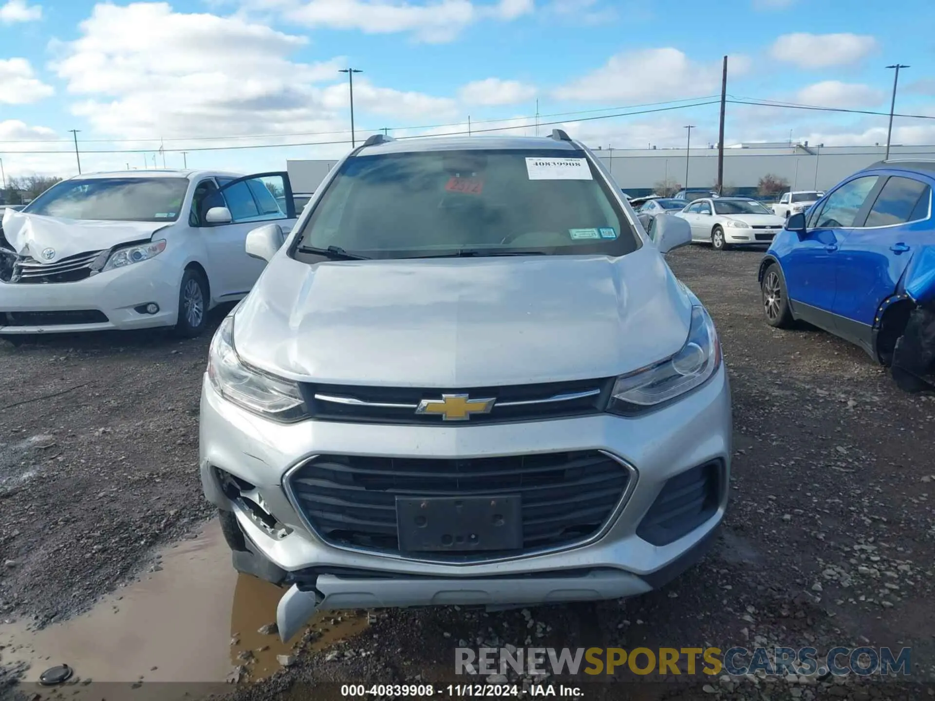 12 Photograph of a damaged car KL7CJPSB8KB830991 CHEVROLET TRAX 2019