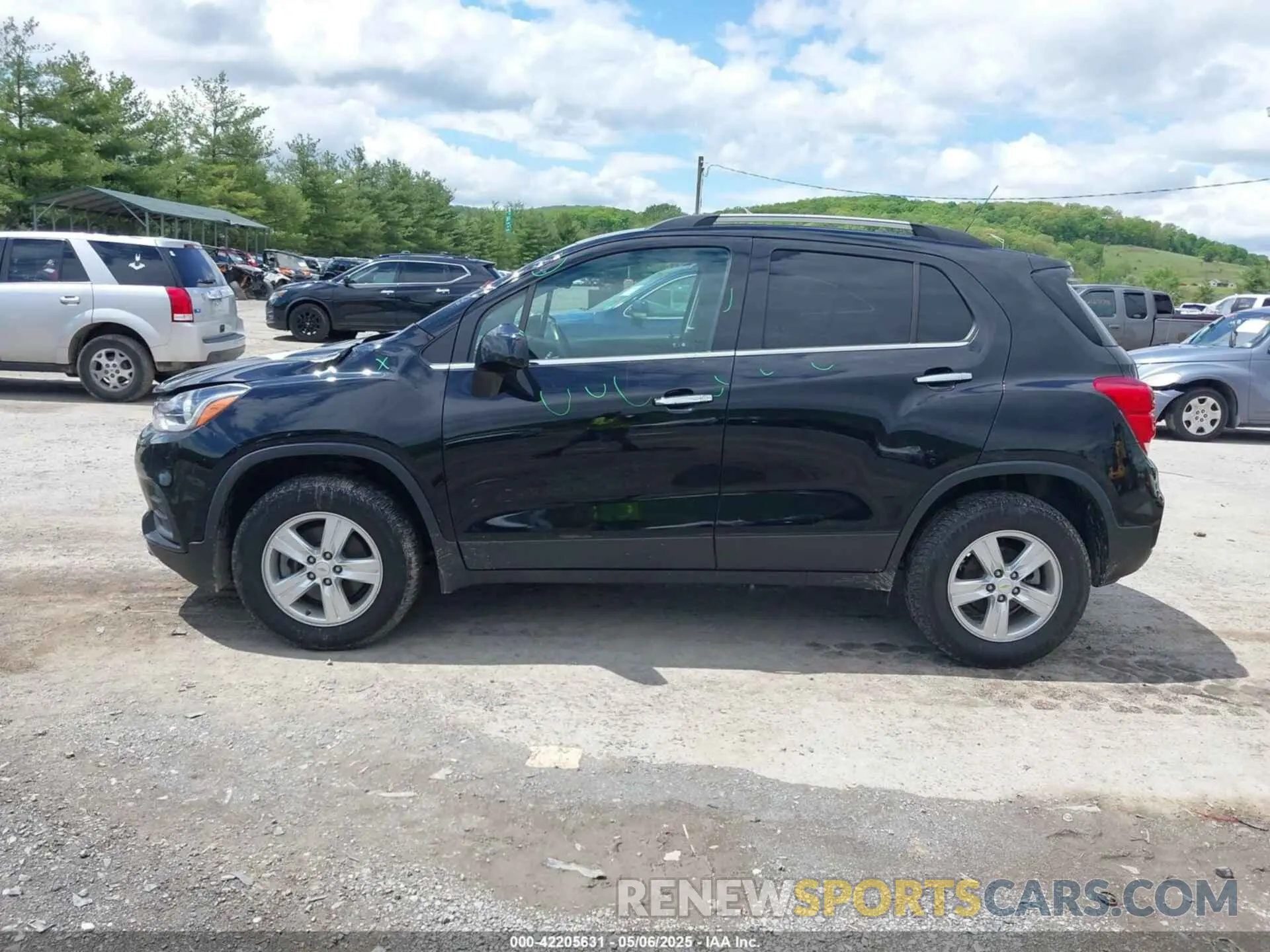 14 Photograph of a damaged car KL7CJPSB8KB901218 CHEVROLET TRAX 2019