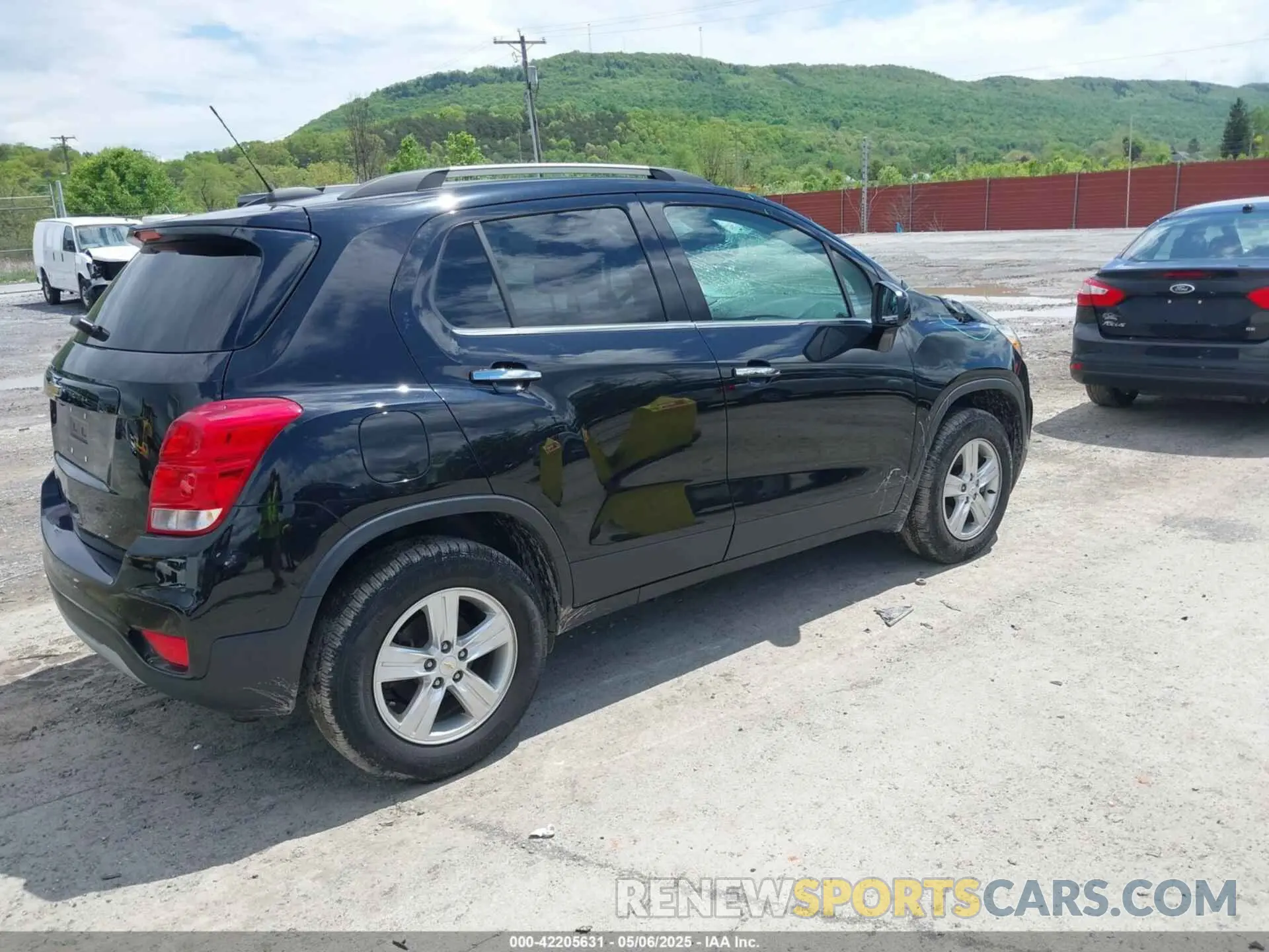 4 Photograph of a damaged car KL7CJPSB8KB901218 CHEVROLET TRAX 2019