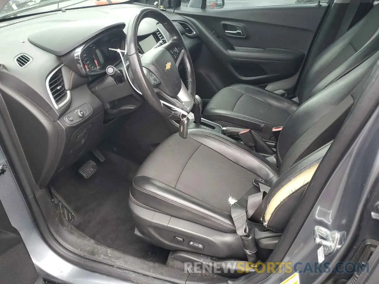 7 Фотография поврежденного автомобиля KL7CJPSB9KB900921 CHEVROLET TRAX 2019