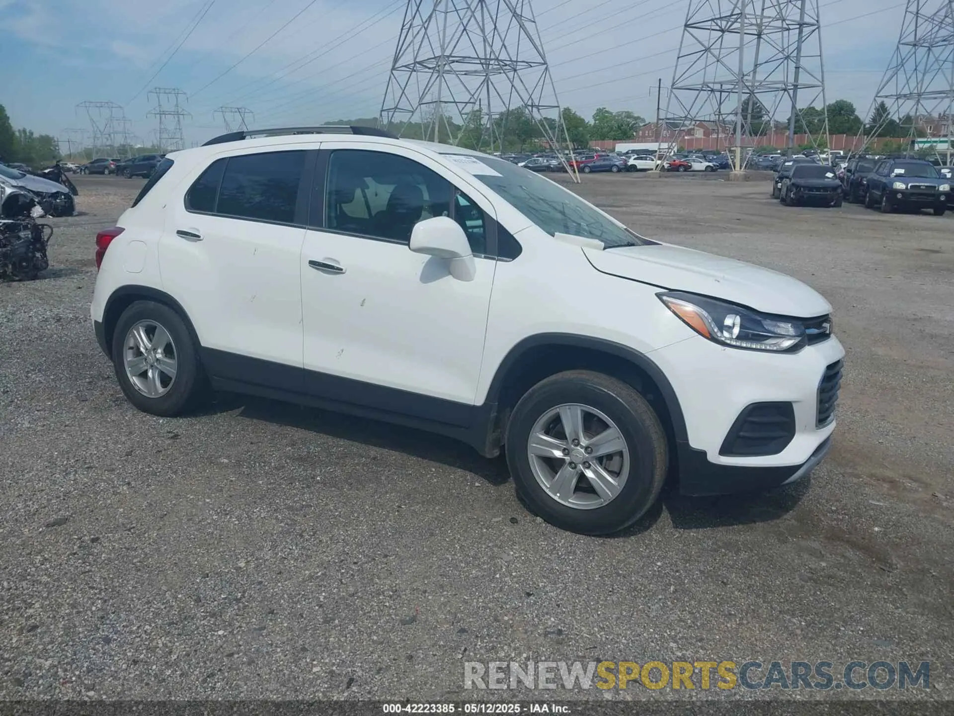 1 Photograph of a damaged car KL7CJPSBXKB757316 CHEVROLET TRAX 2019