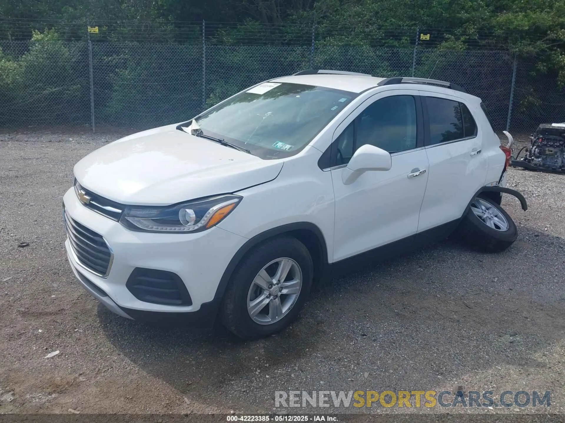 2 Photograph of a damaged car KL7CJPSBXKB757316 CHEVROLET TRAX 2019