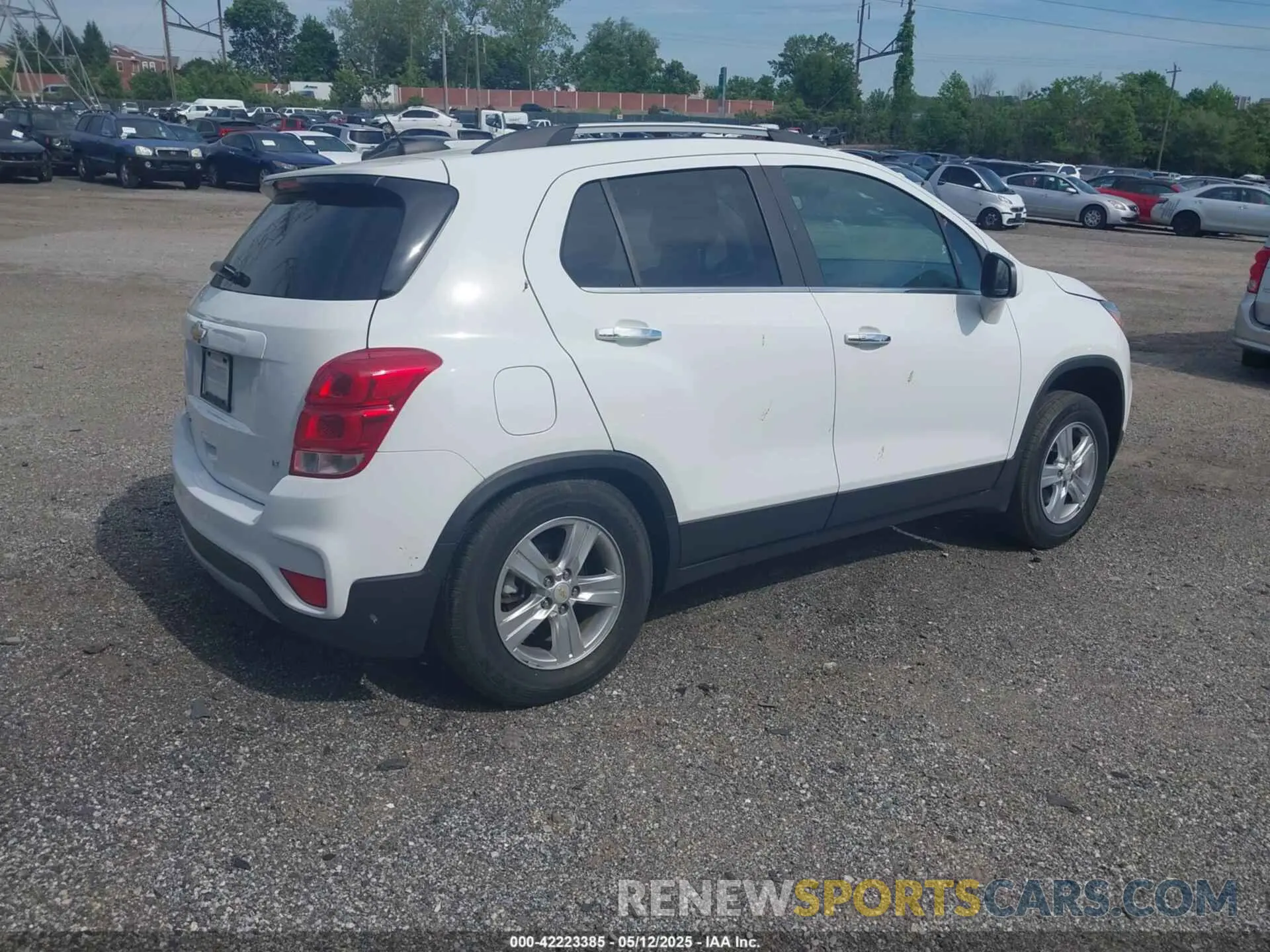 4 Photograph of a damaged car KL7CJPSBXKB757316 CHEVROLET TRAX 2019