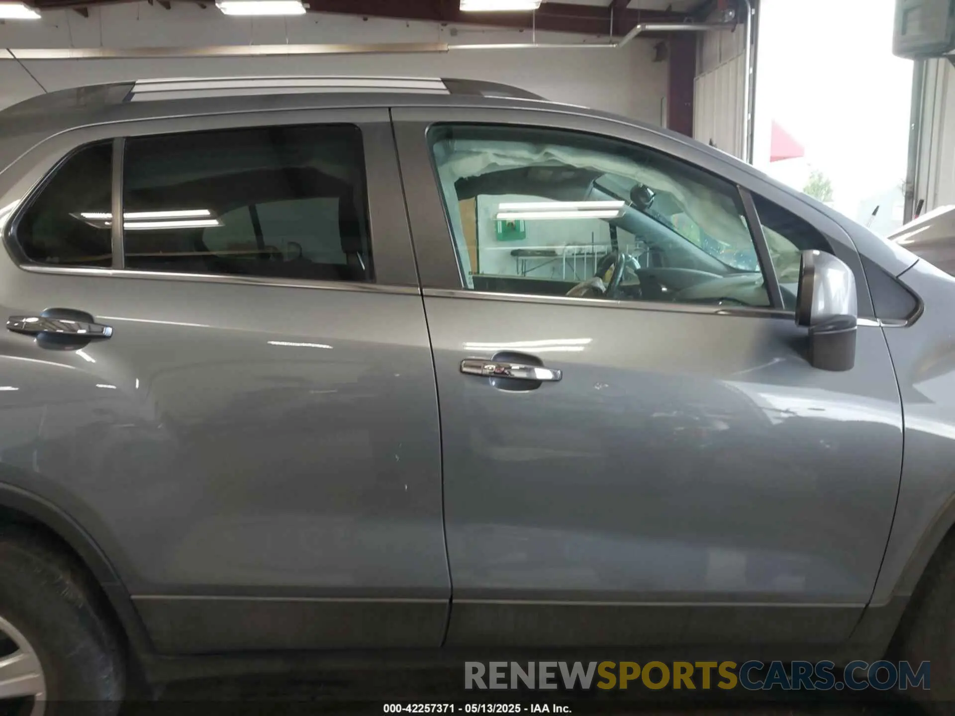 13 Photograph of a damaged car KL7CJPSBXKB843080 CHEVROLET TRAX 2019
