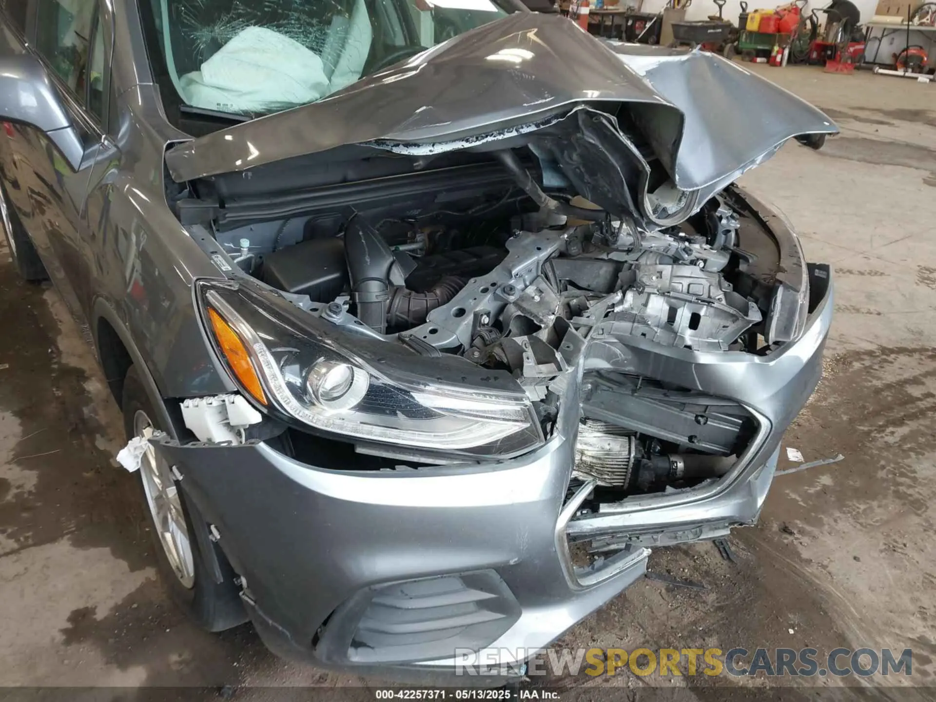 6 Photograph of a damaged car KL7CJPSBXKB843080 CHEVROLET TRAX 2019