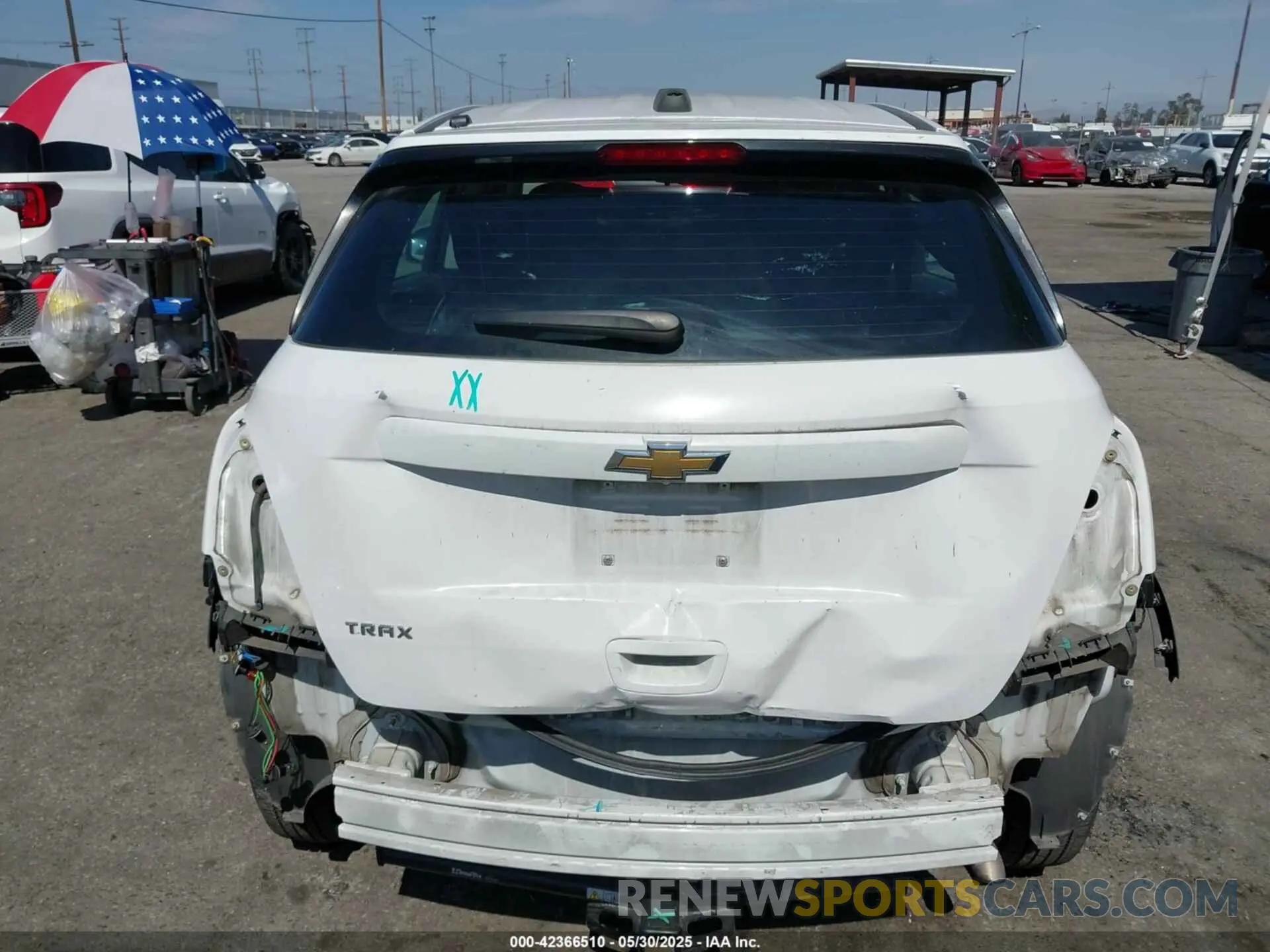 17 Photograph of a damaged car LSGCJKSB6KY008309 CHEVROLET TRAX 2019