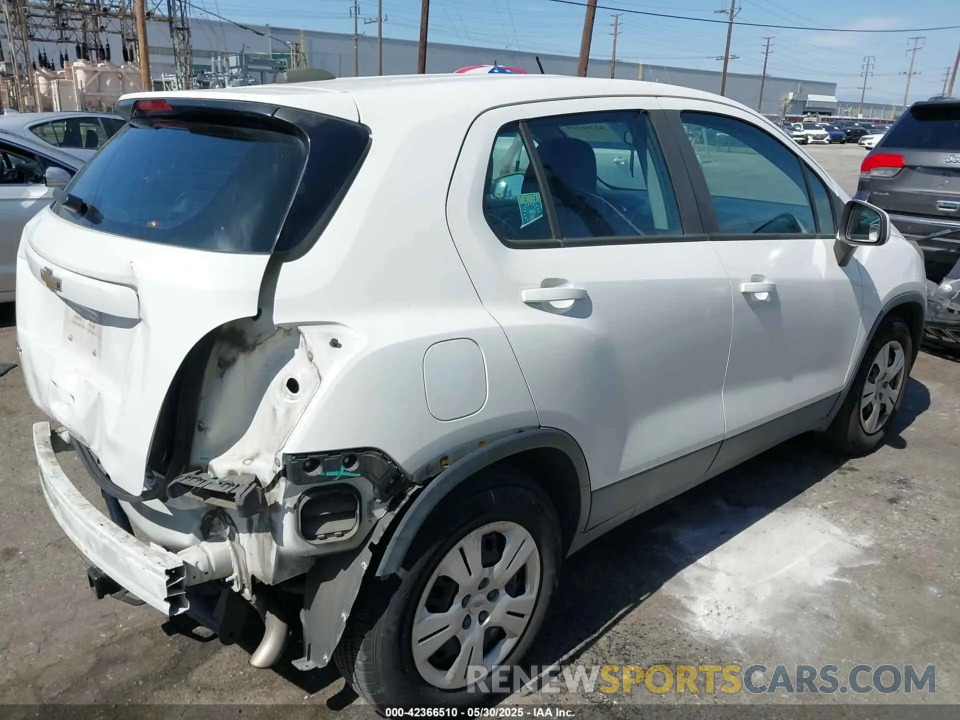 4 Photograph of a damaged car LSGCJKSB6KY008309 CHEVROLET TRAX 2019