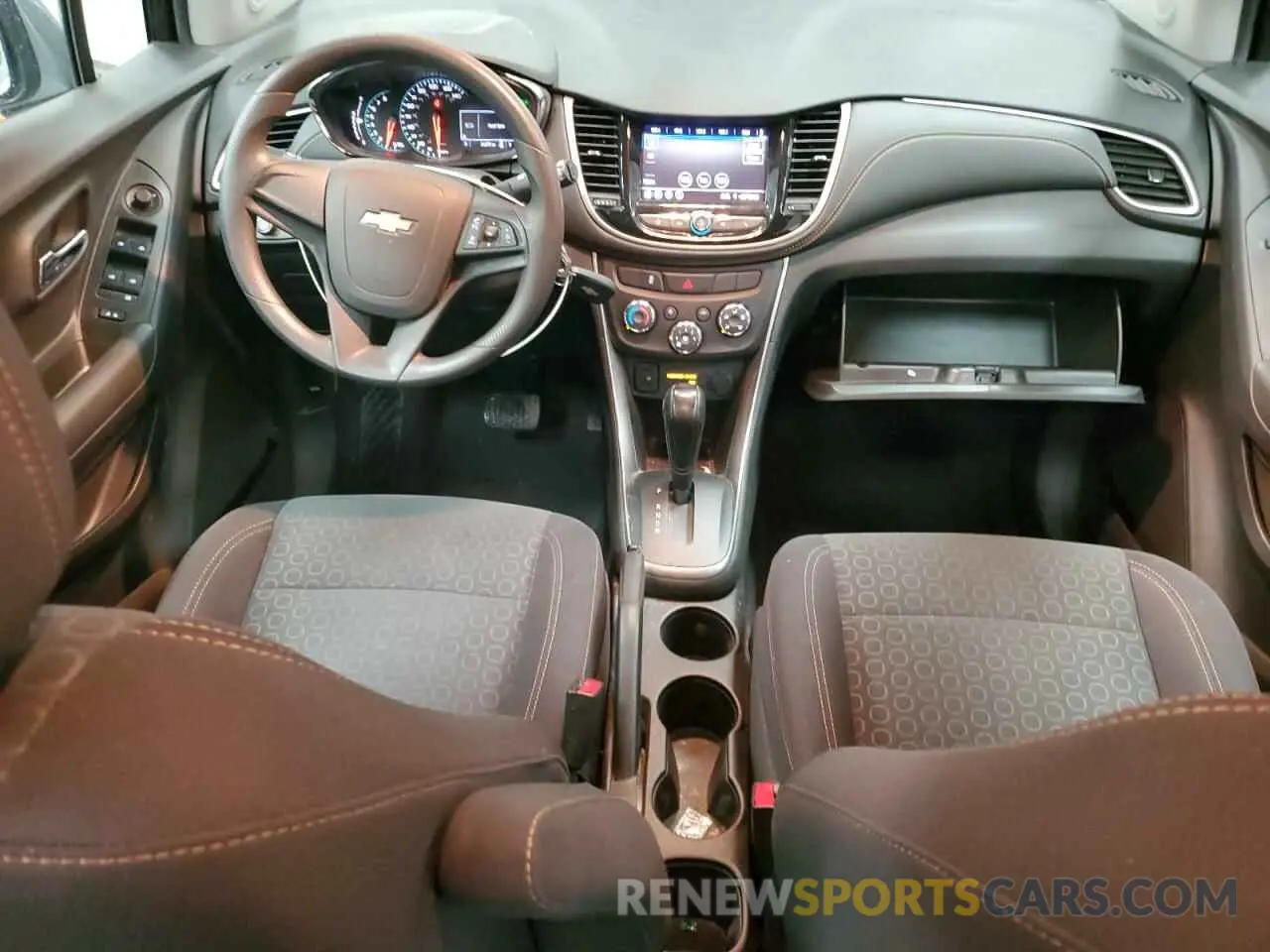 8 Фотография поврежденного автомобиля 3GNCJKSB0LL164609 CHEVROLET TRAX 2020