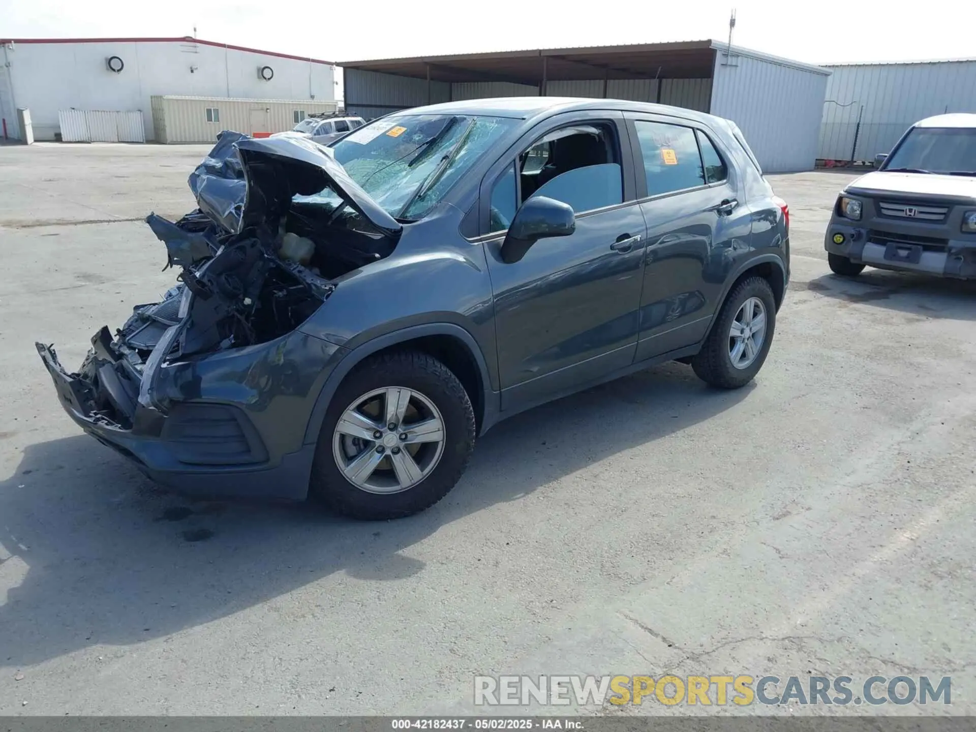 2 Photograph of a damaged car 3GNCJKSB0LL247795 CHEVROLET TRAX 2020