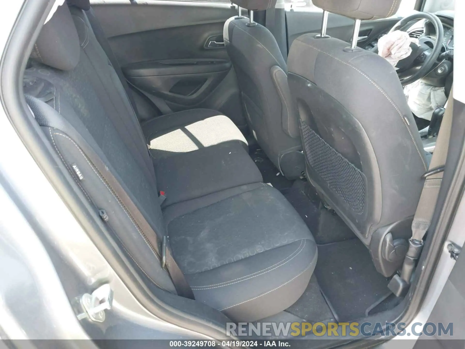 8 Photograph of a damaged car 3GNCJKSB0LL317005 CHEVROLET TRAX 2020