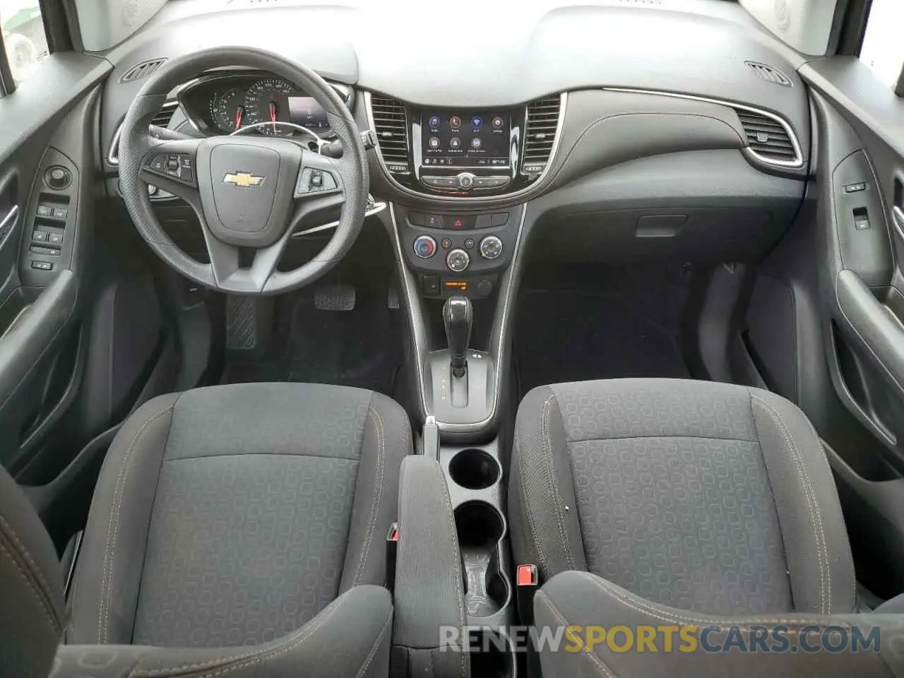 8 Фотография поврежденного автомобиля 3GNCJKSB2LL164319 CHEVROLET TRAX 2020