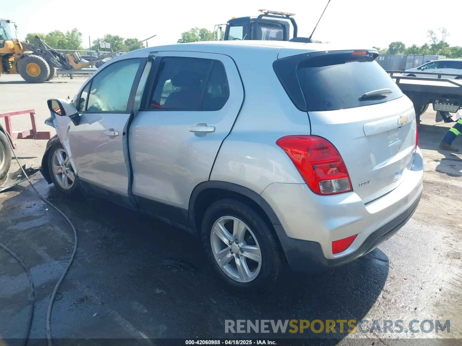 3 Photograph of a damaged car 3GNCJKSB2LL211624 CHEVROLET TRAX 2020