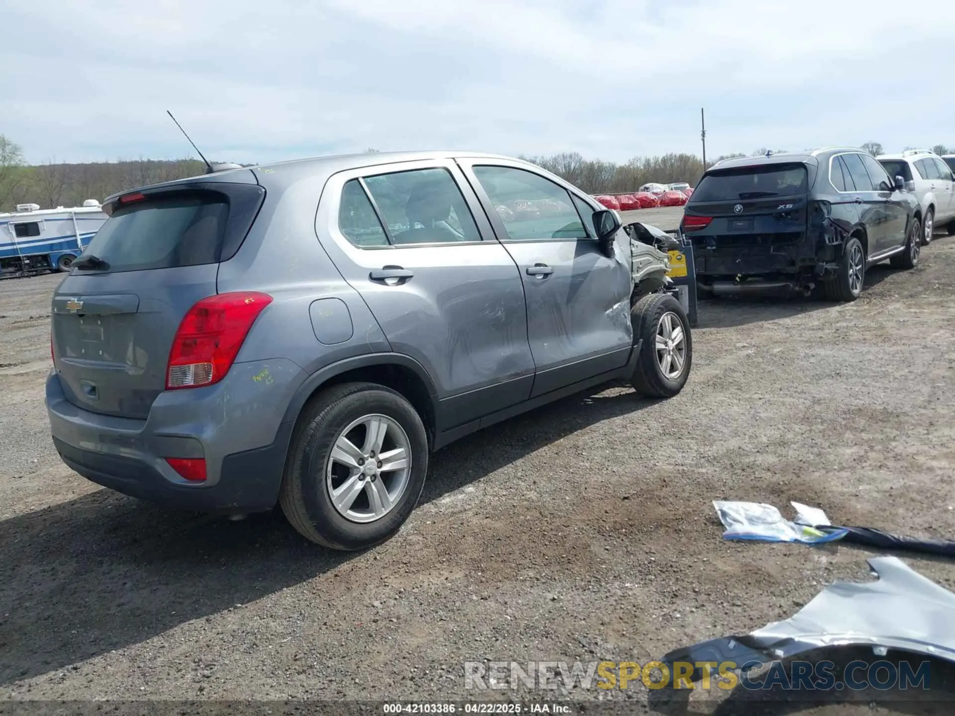 4 Фотография поврежденного автомобиля 3GNCJKSB2LL326823 CHEVROLET TRAX 2020