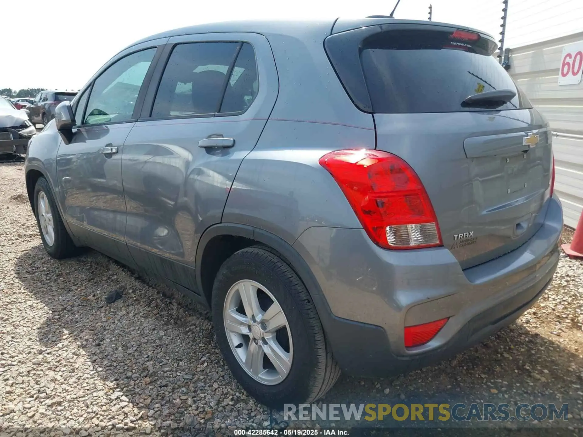 3 Photograph of a damaged car 3GNCJKSB3LL145570 CHEVROLET TRAX 2020