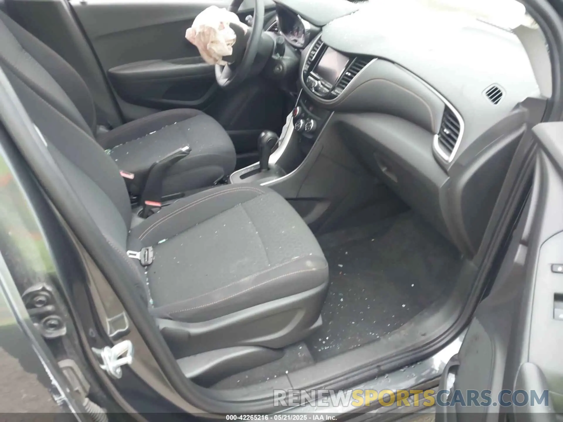 5 Фотография поврежденного автомобиля 3GNCJKSB3LL169352 CHEVROLET TRAX 2020