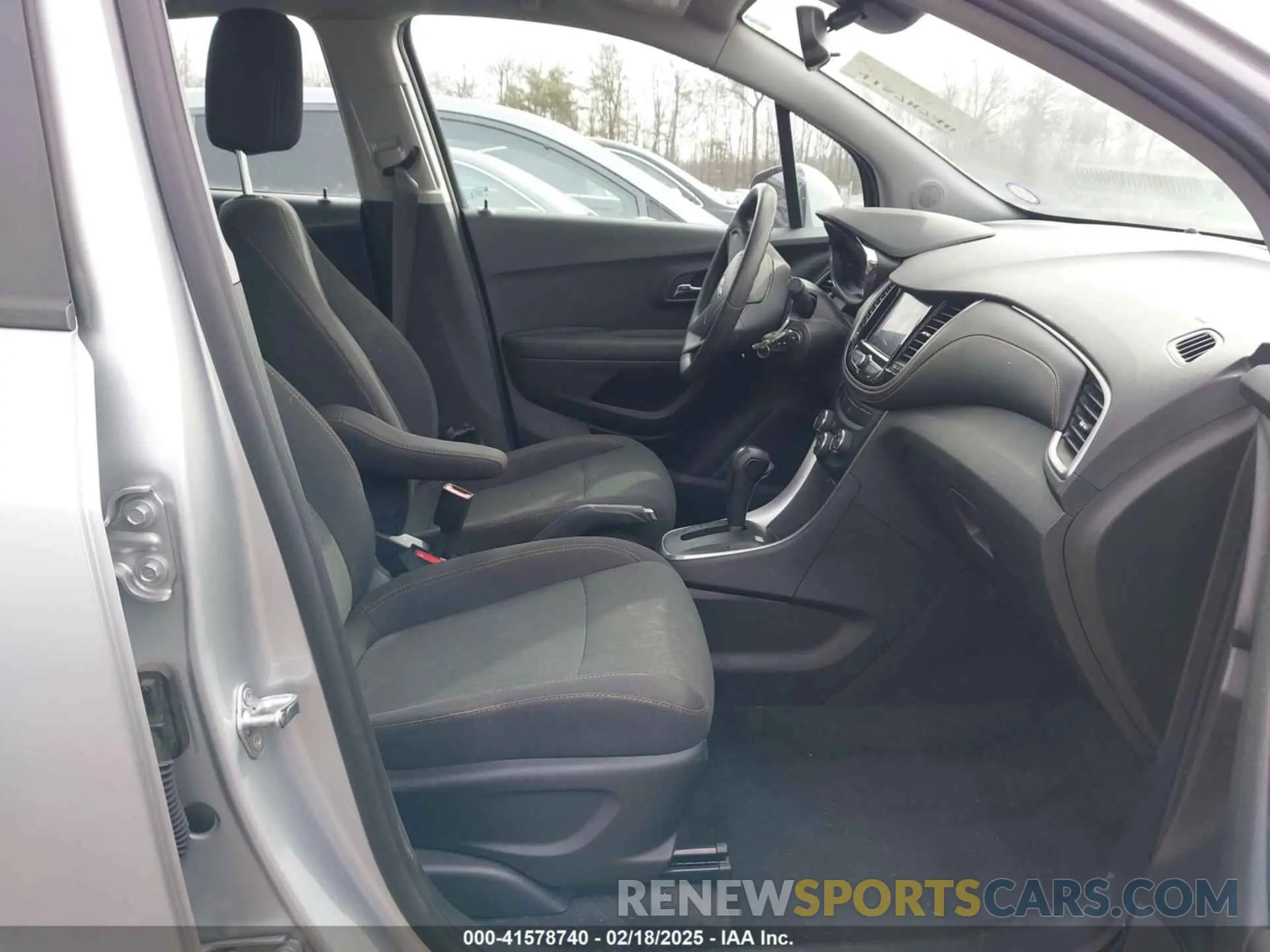 5 Photograph of a damaged car 3GNCJKSB3LL202754 CHEVROLET TRAX 2020