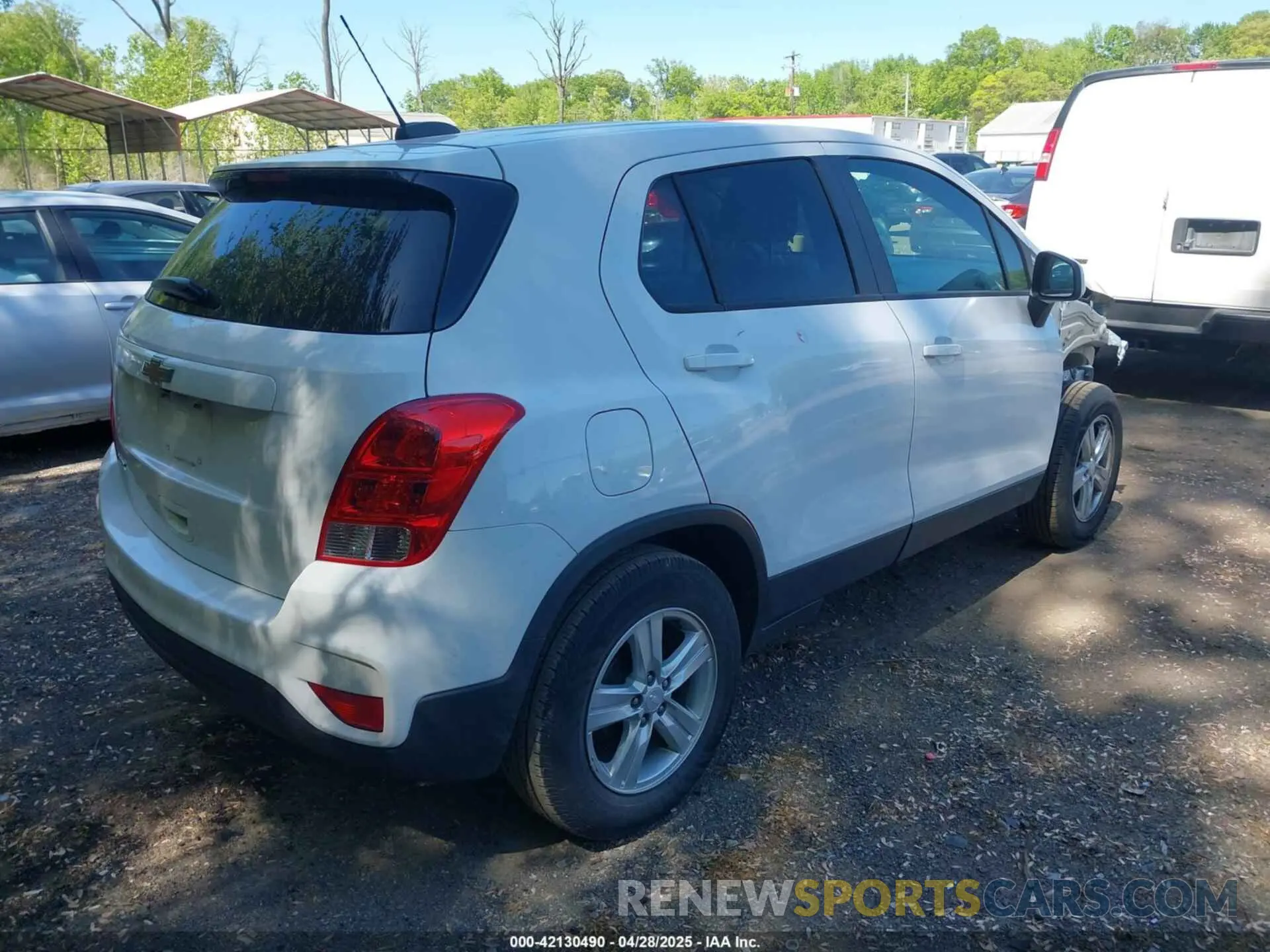 4 Photograph of a damaged car 3GNCJKSB3LL331660 CHEVROLET TRAX 2020