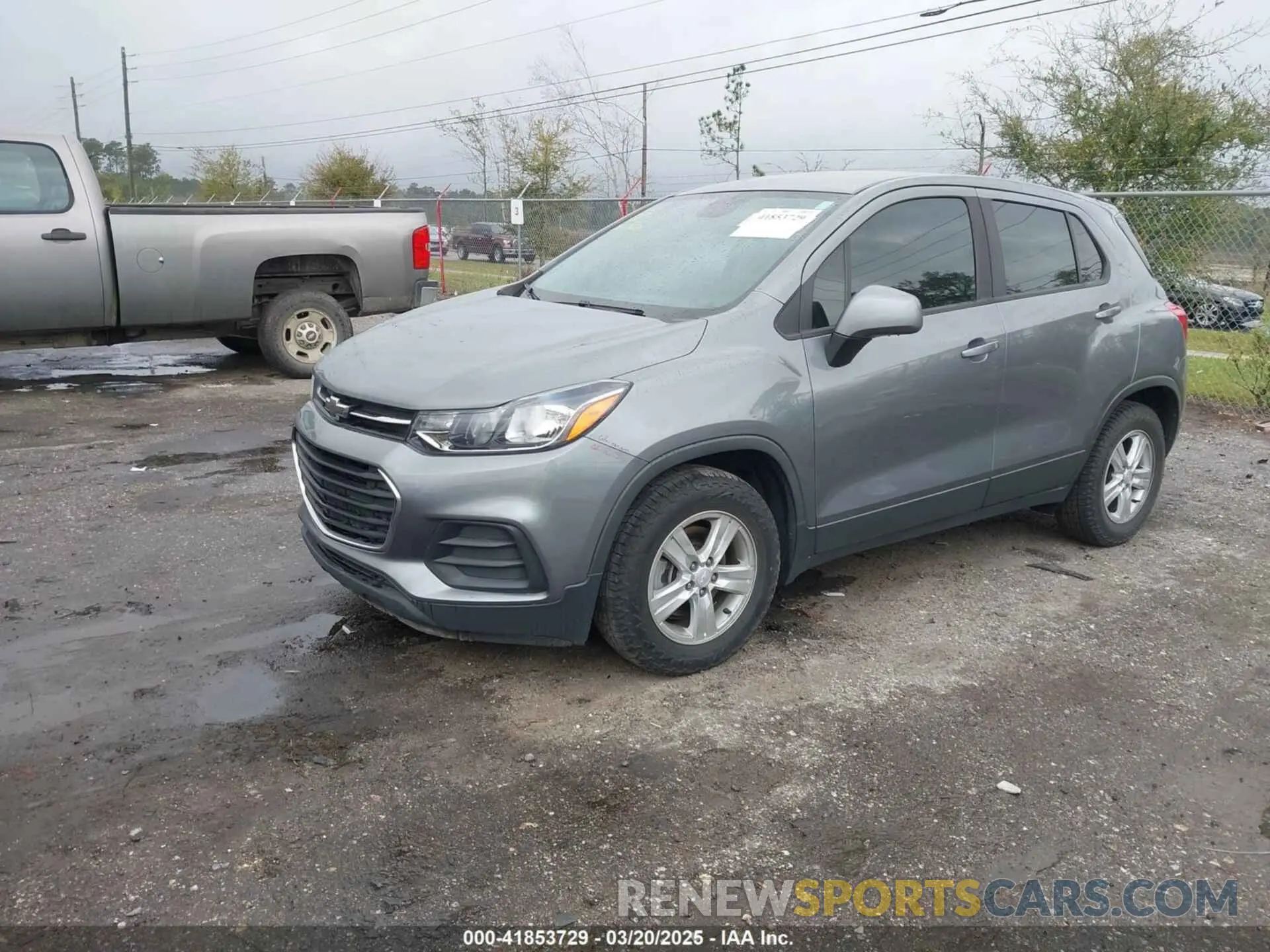 2 Photograph of a damaged car 3GNCJKSB4LL272294 CHEVROLET TRAX 2020
