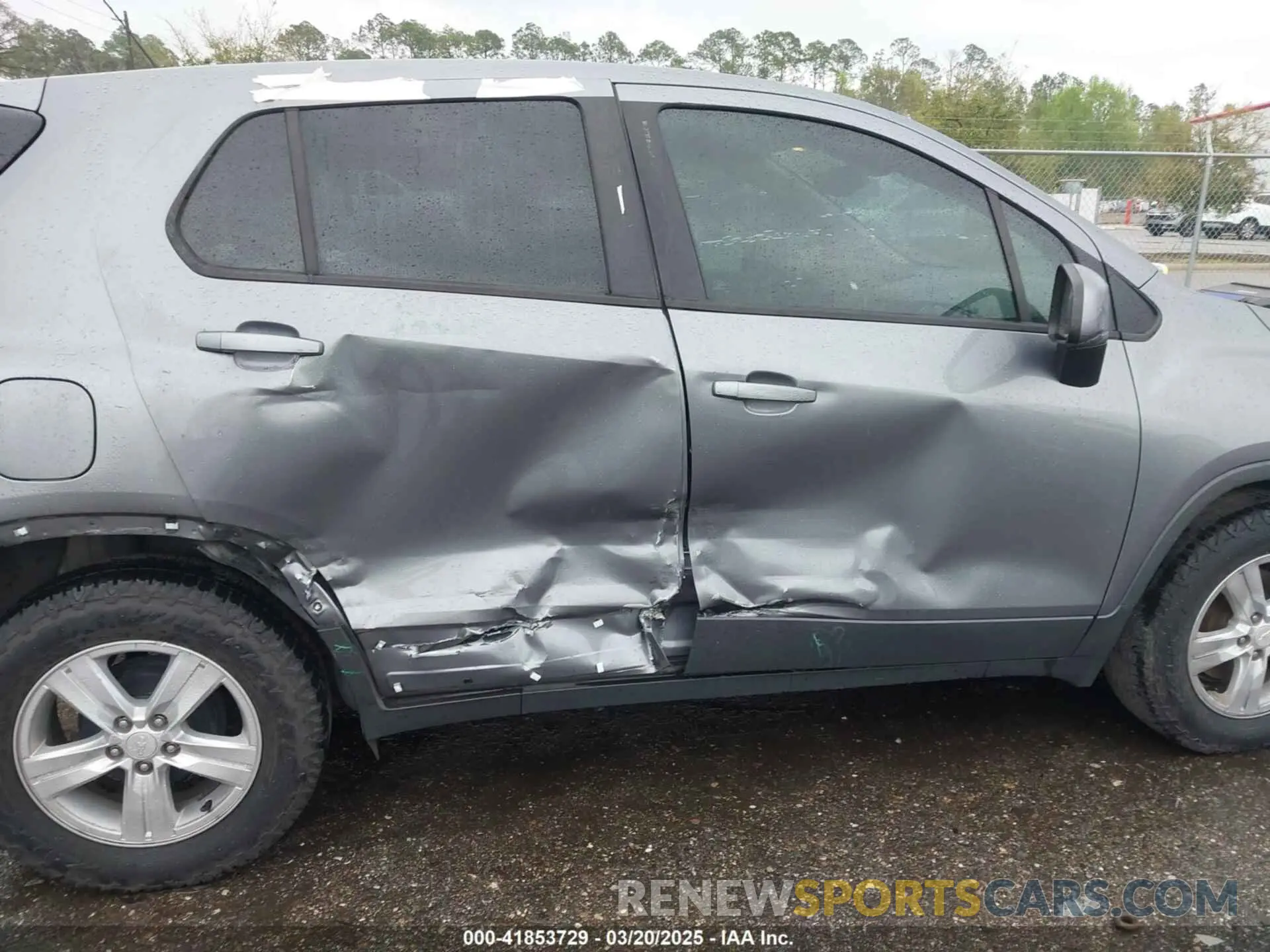 6 Photograph of a damaged car 3GNCJKSB4LL272294 CHEVROLET TRAX 2020