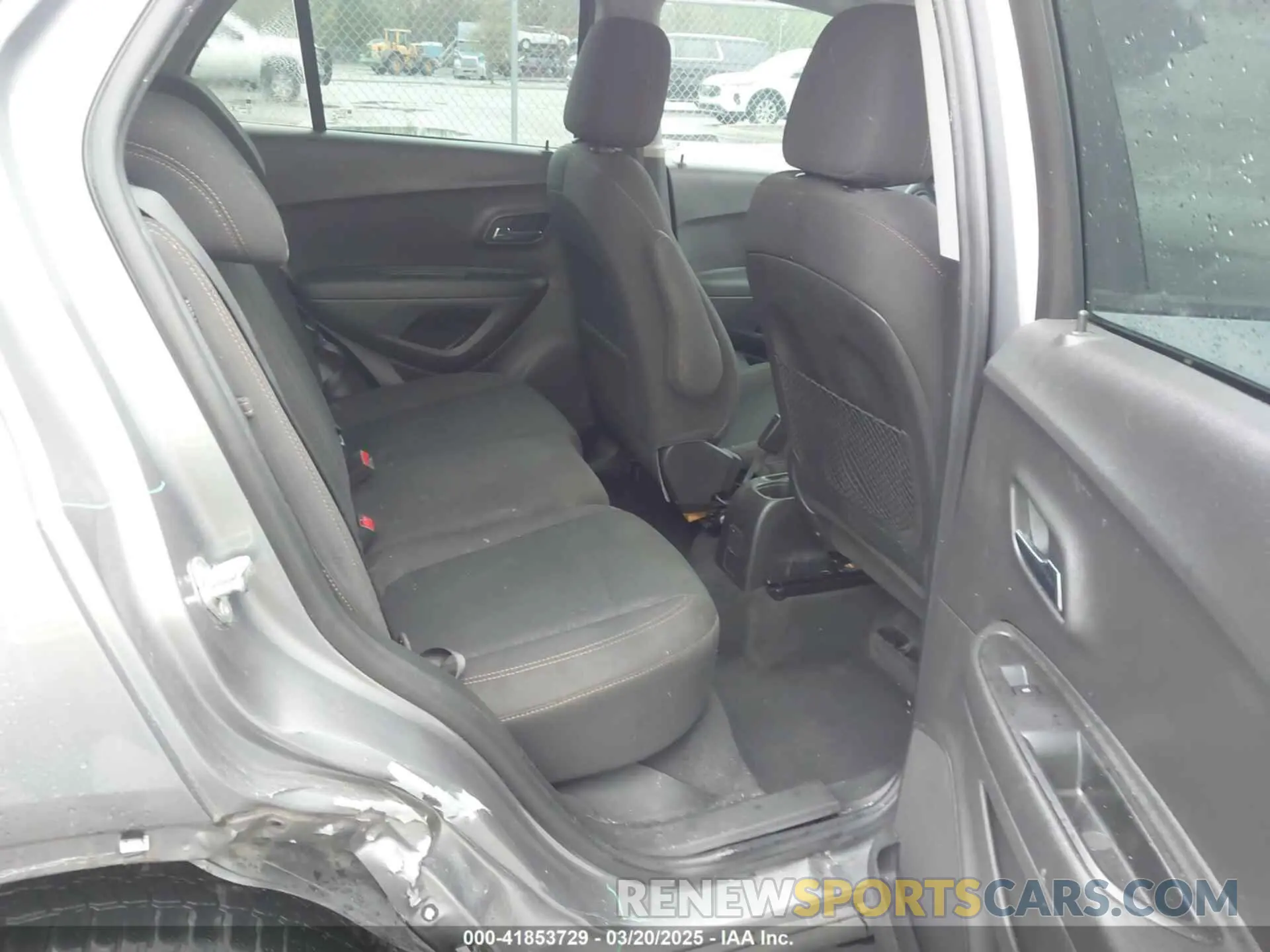 8 Photograph of a damaged car 3GNCJKSB4LL272294 CHEVROLET TRAX 2020