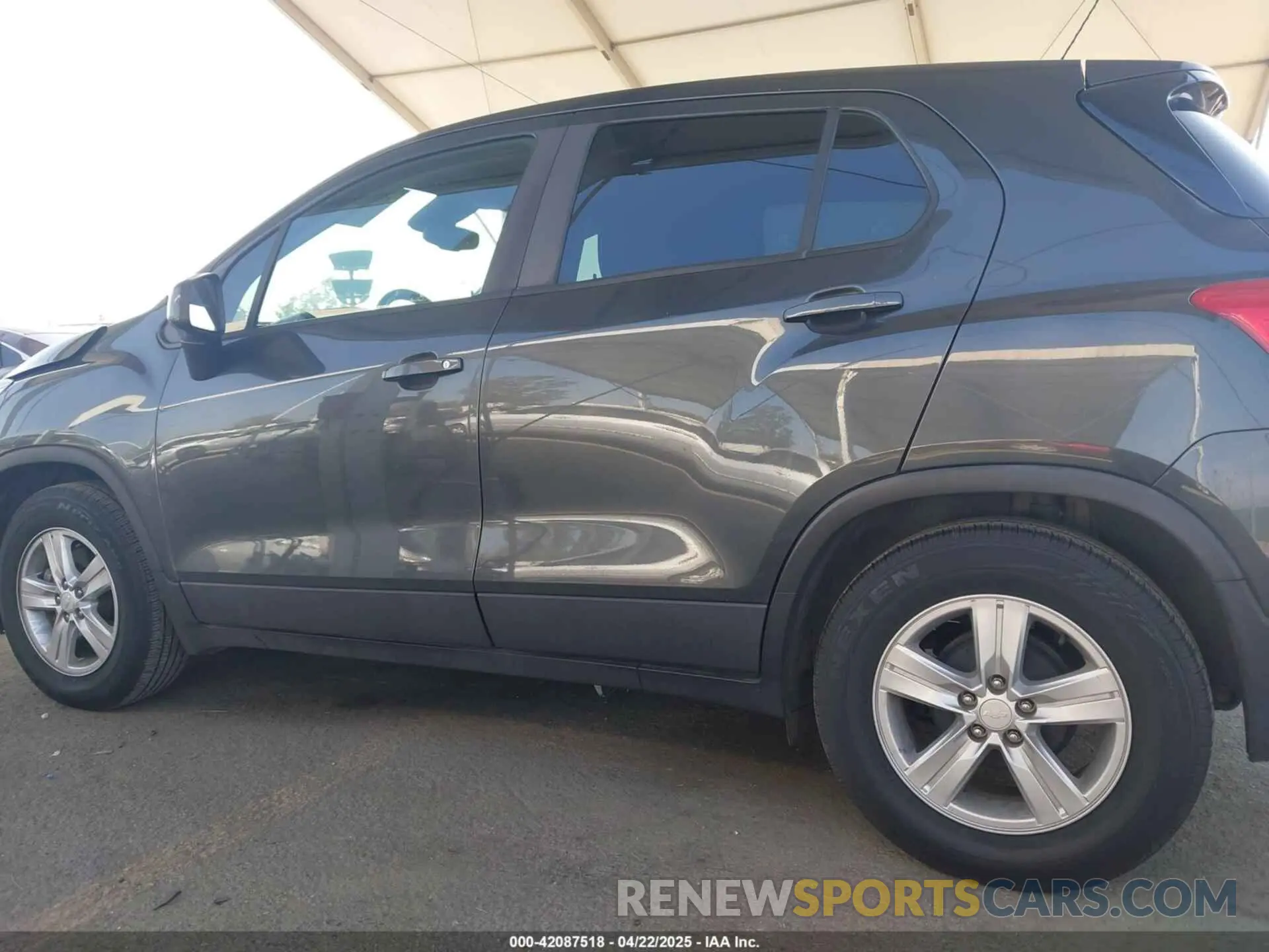 14 Photograph of a damaged car 3GNCJKSB5LL135378 CHEVROLET TRAX 2020