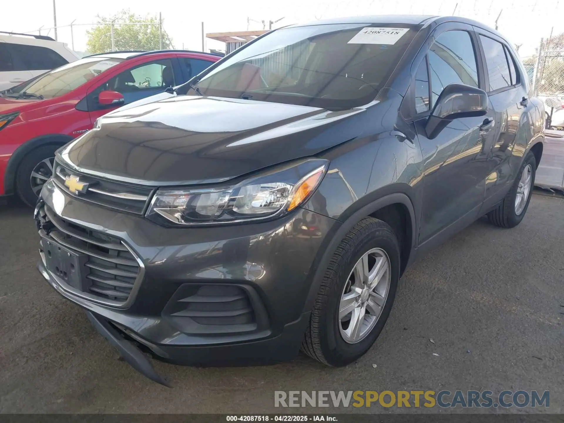 2 Photograph of a damaged car 3GNCJKSB5LL135378 CHEVROLET TRAX 2020