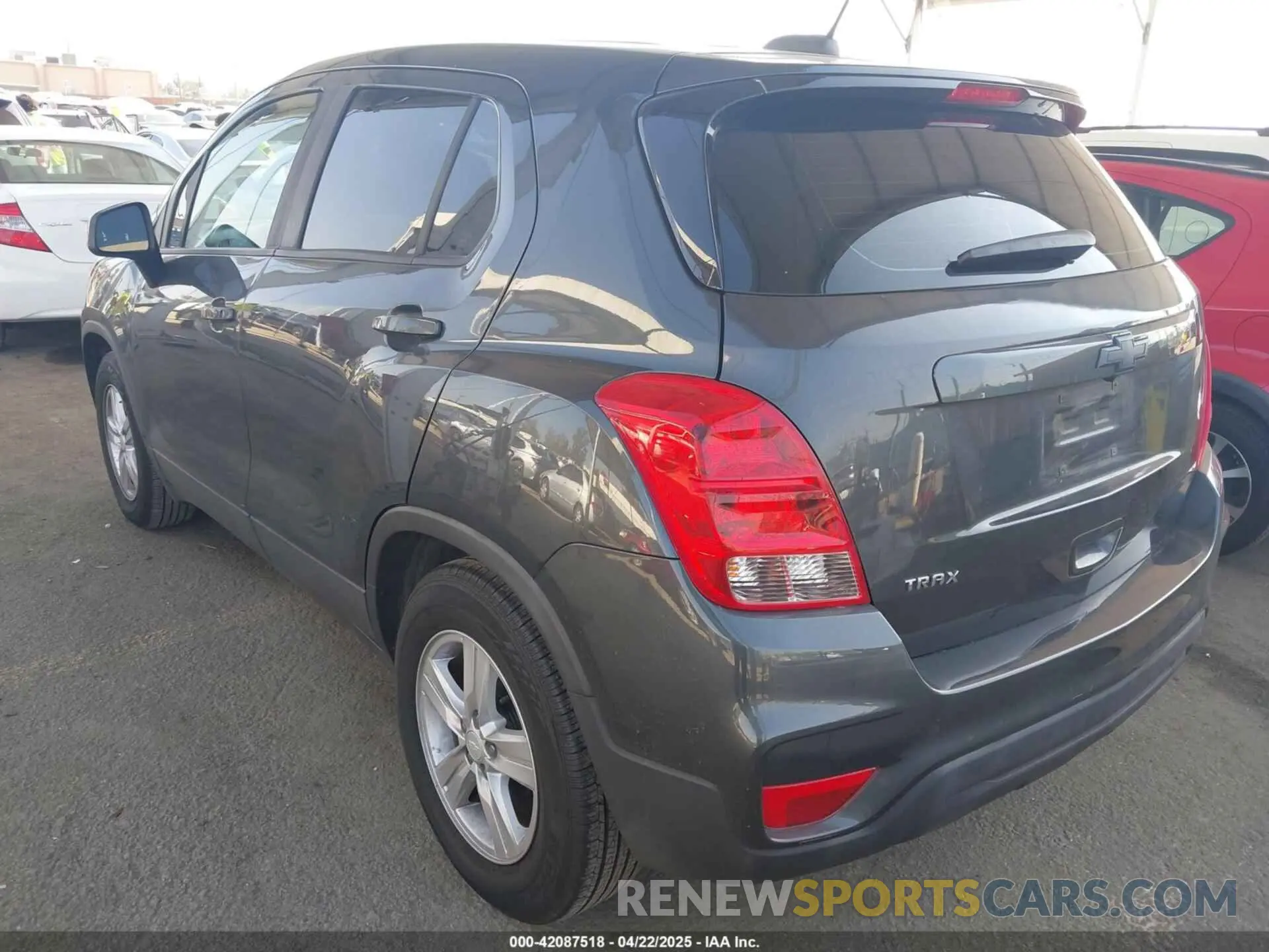 3 Photograph of a damaged car 3GNCJKSB5LL135378 CHEVROLET TRAX 2020