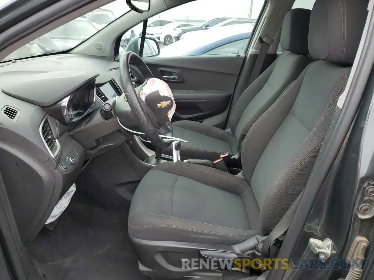 7 Photograph of a damaged car 3GNCJKSB5LL147868 CHEVROLET TRAX 2020