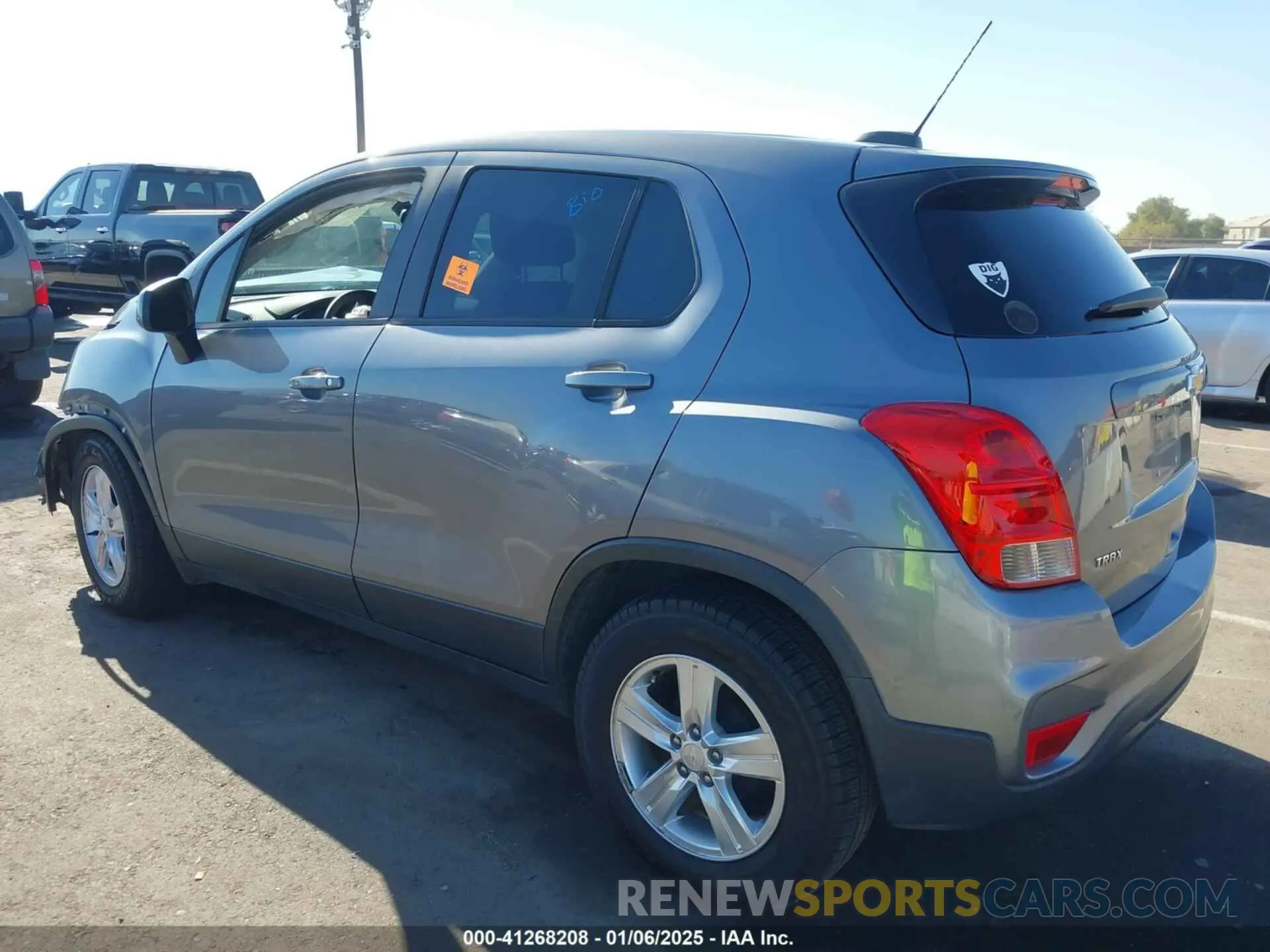 3 Фотография поврежденного автомобиля 3GNCJKSB5LL196536 CHEVROLET TRAX 2020