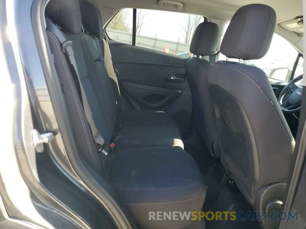 10 Фотография поврежденного автомобиля 3GNCJKSB6LL191832 CHEVROLET TRAX 2020