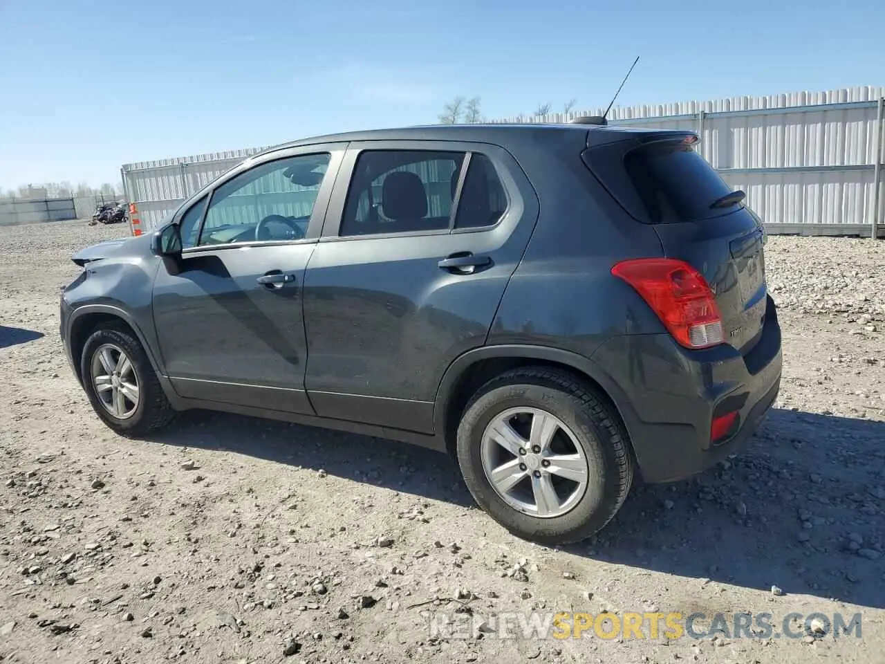 2 Фотография поврежденного автомобиля 3GNCJKSB6LL191832 CHEVROLET TRAX 2020