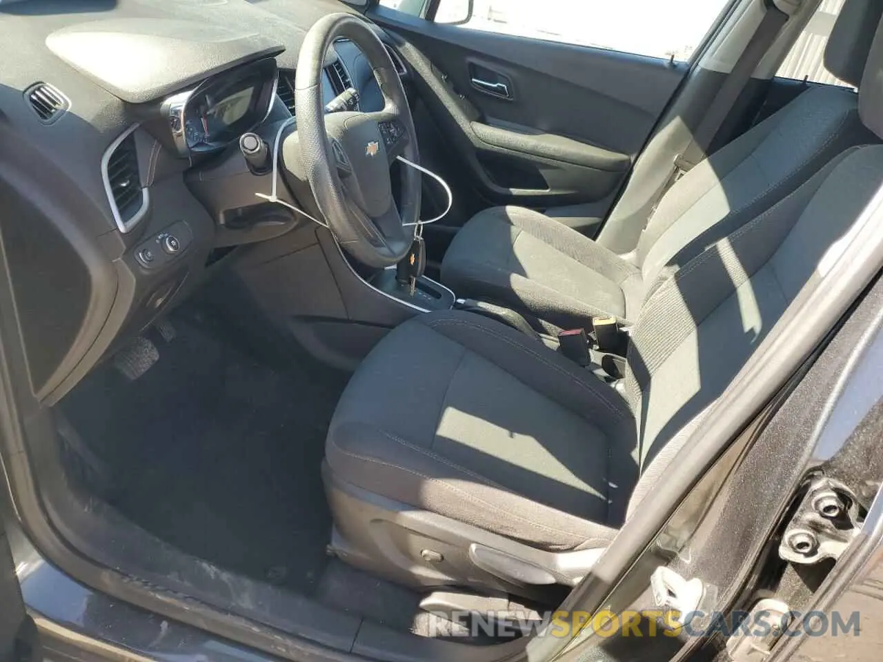 7 Фотография поврежденного автомобиля 3GNCJKSB6LL191832 CHEVROLET TRAX 2020