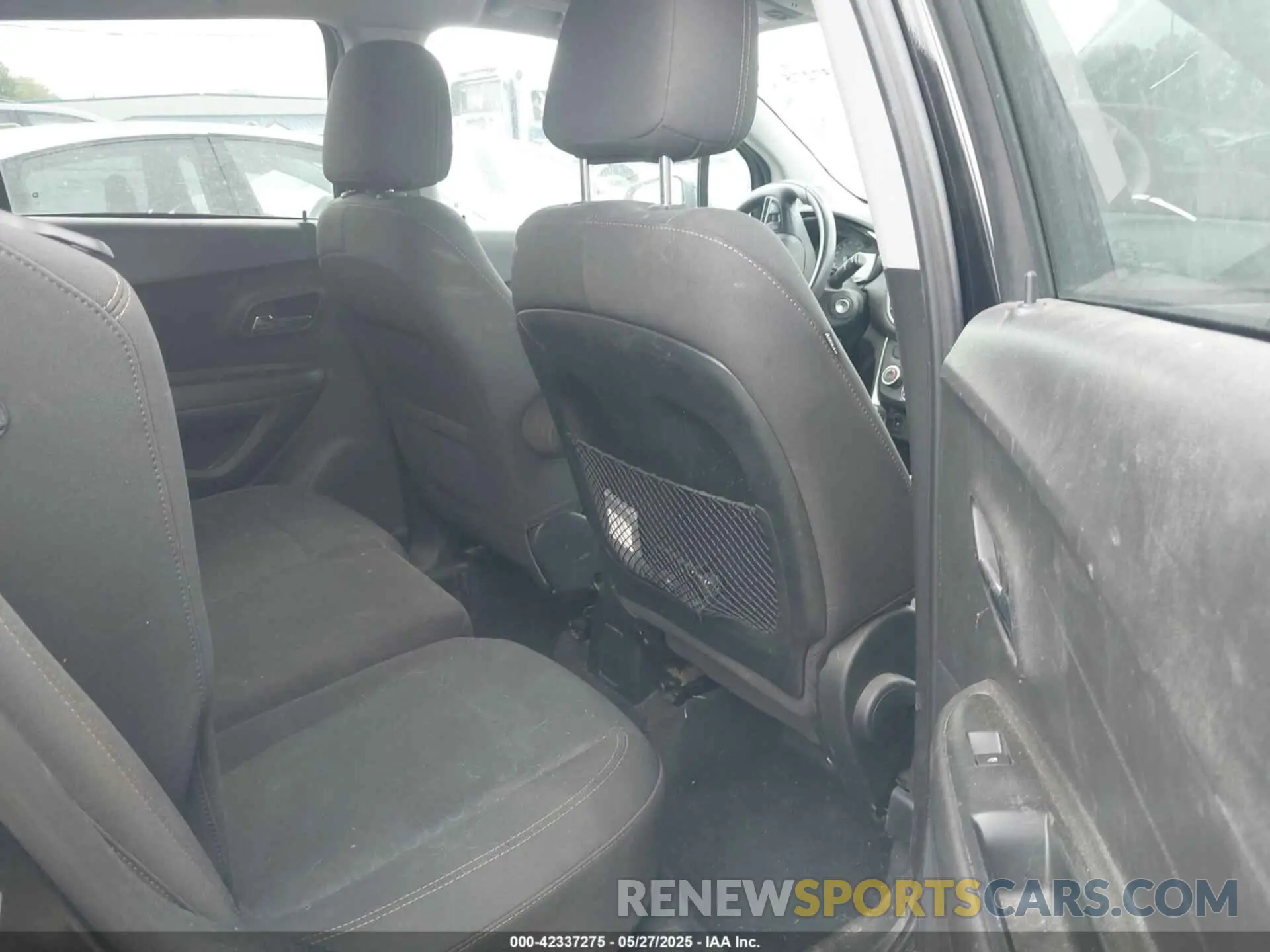 8 Photograph of a damaged car 3GNCJKSB7LL165868 CHEVROLET TRAX 2020