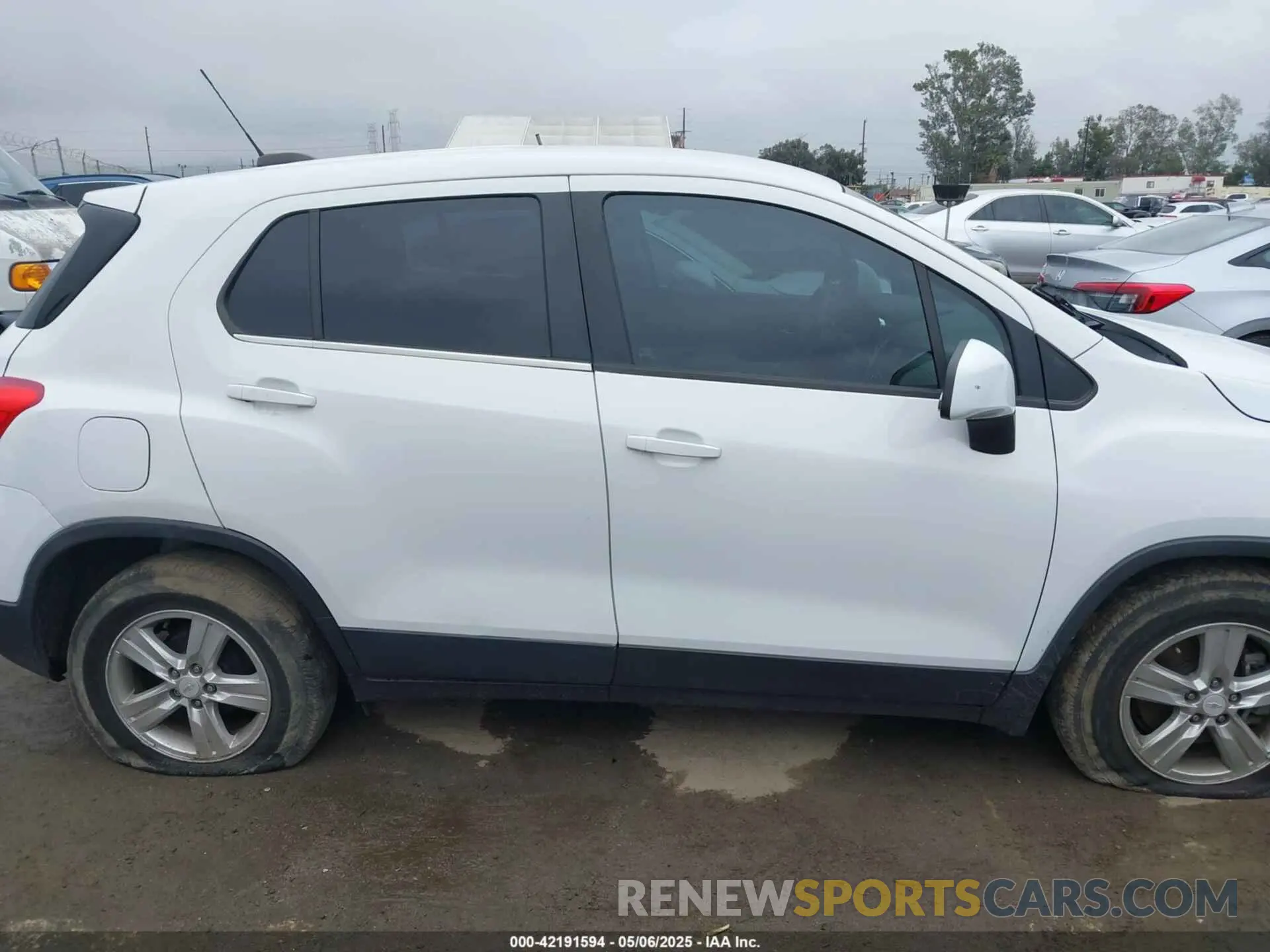 13 Фотография поврежденного автомобиля 3GNCJKSB7LL171573 CHEVROLET TRAX 2020