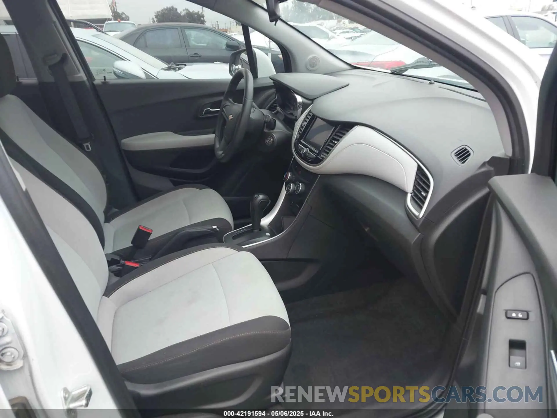 5 Фотография поврежденного автомобиля 3GNCJKSB7LL171573 CHEVROLET TRAX 2020