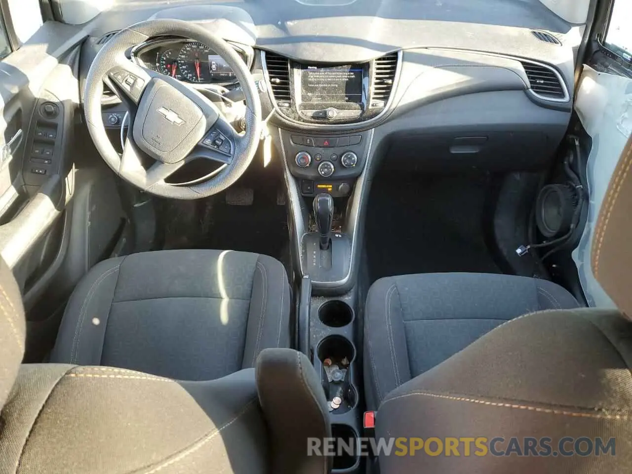 8 Фотография поврежденного автомобиля 3GNCJKSB7LL206774 CHEVROLET TRAX 2020