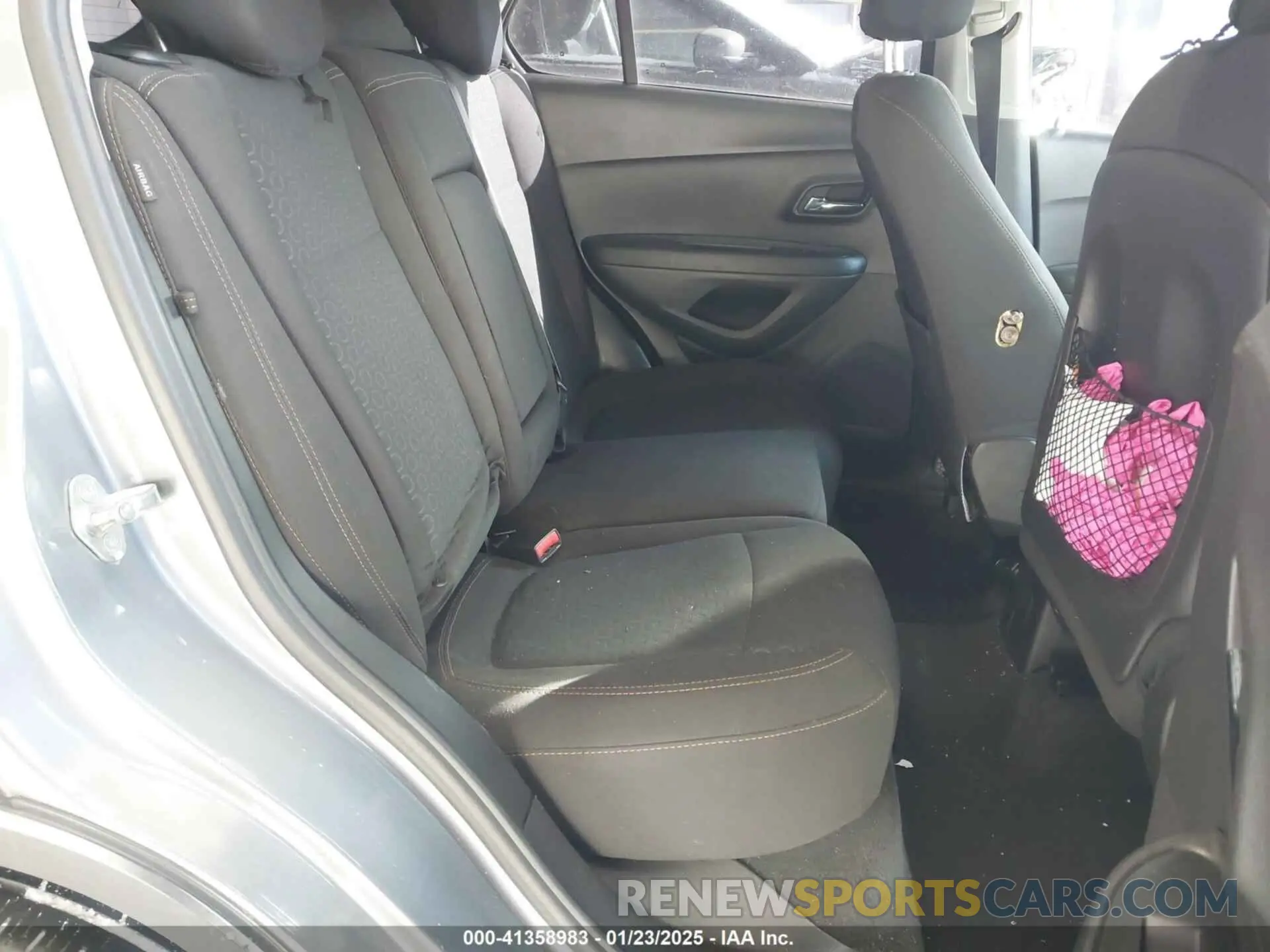 8 Photograph of a damaged car 3GNCJKSB7LL286075 CHEVROLET TRAX 2020
