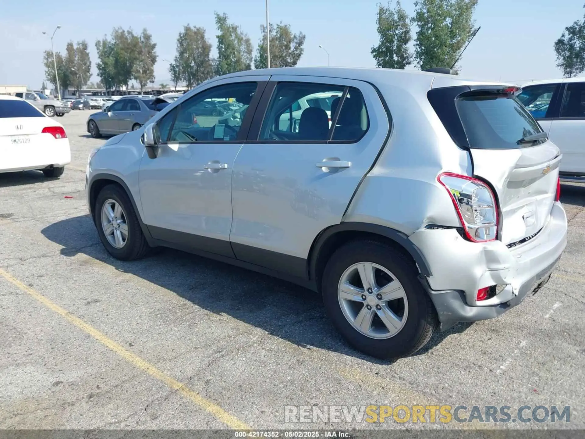 3 Photograph of a damaged car 3GNCJKSB7LL299358 CHEVROLET TRAX 2020