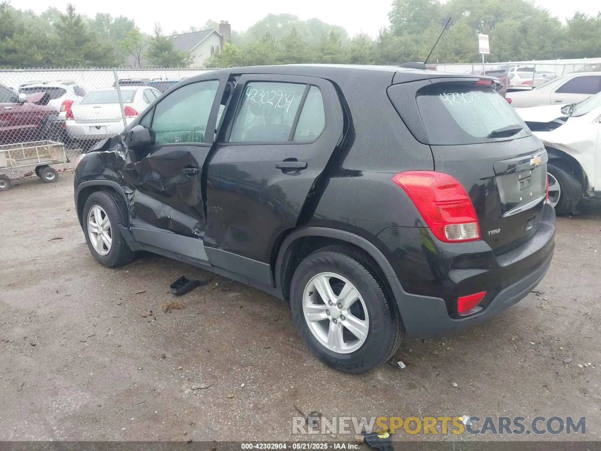 3 Photograph of a damaged car 3GNCJKSB8LL125797 CHEVROLET TRAX 2020