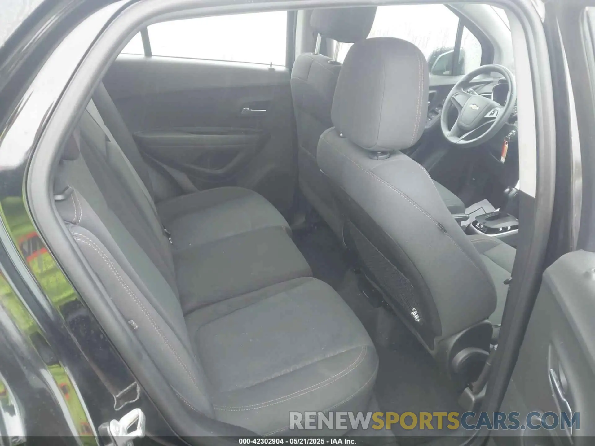 8 Photograph of a damaged car 3GNCJKSB8LL125797 CHEVROLET TRAX 2020