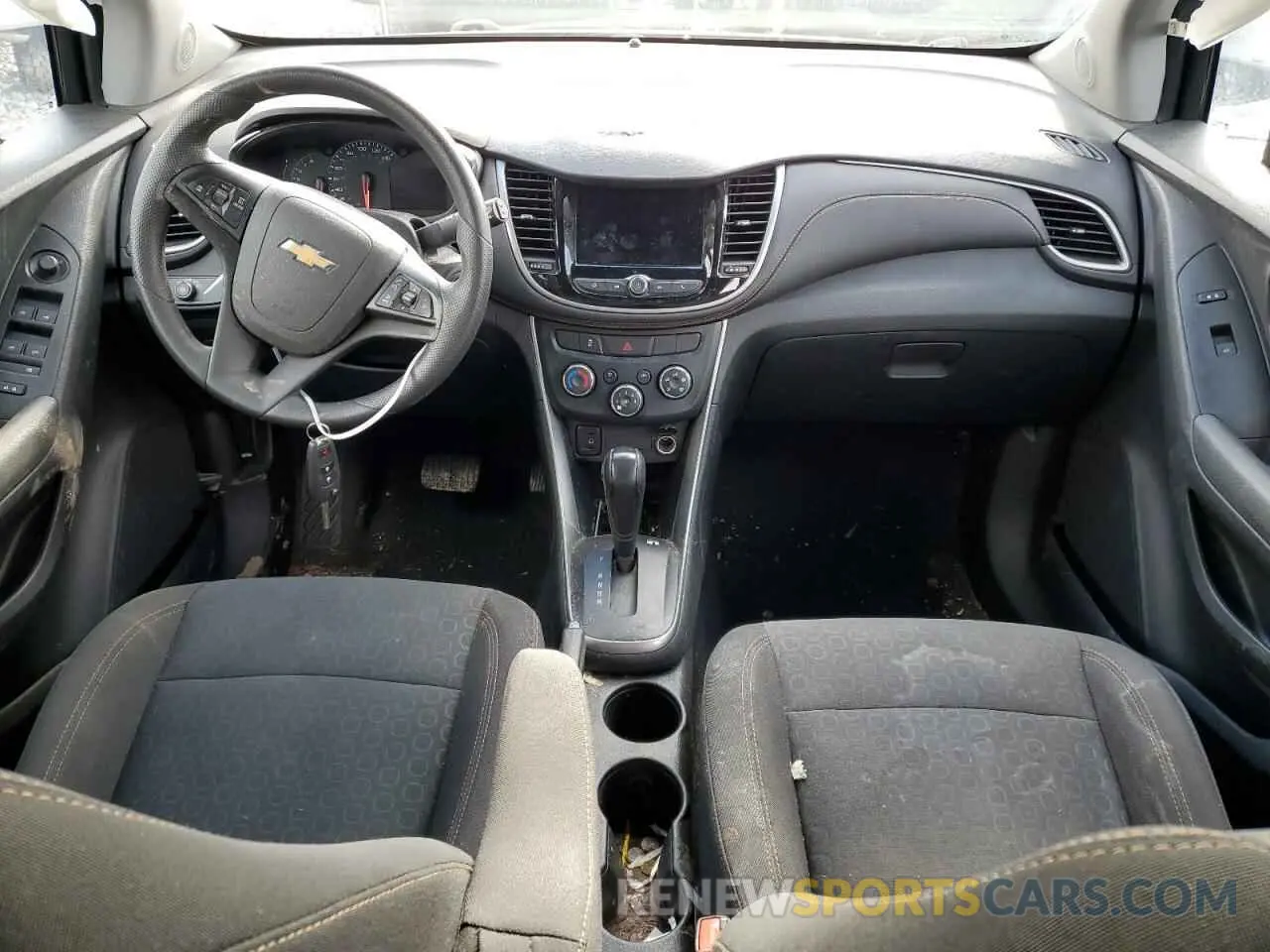 8 Photograph of a damaged car 3GNCJKSB8LL213281 CHEVROLET TRAX 2020