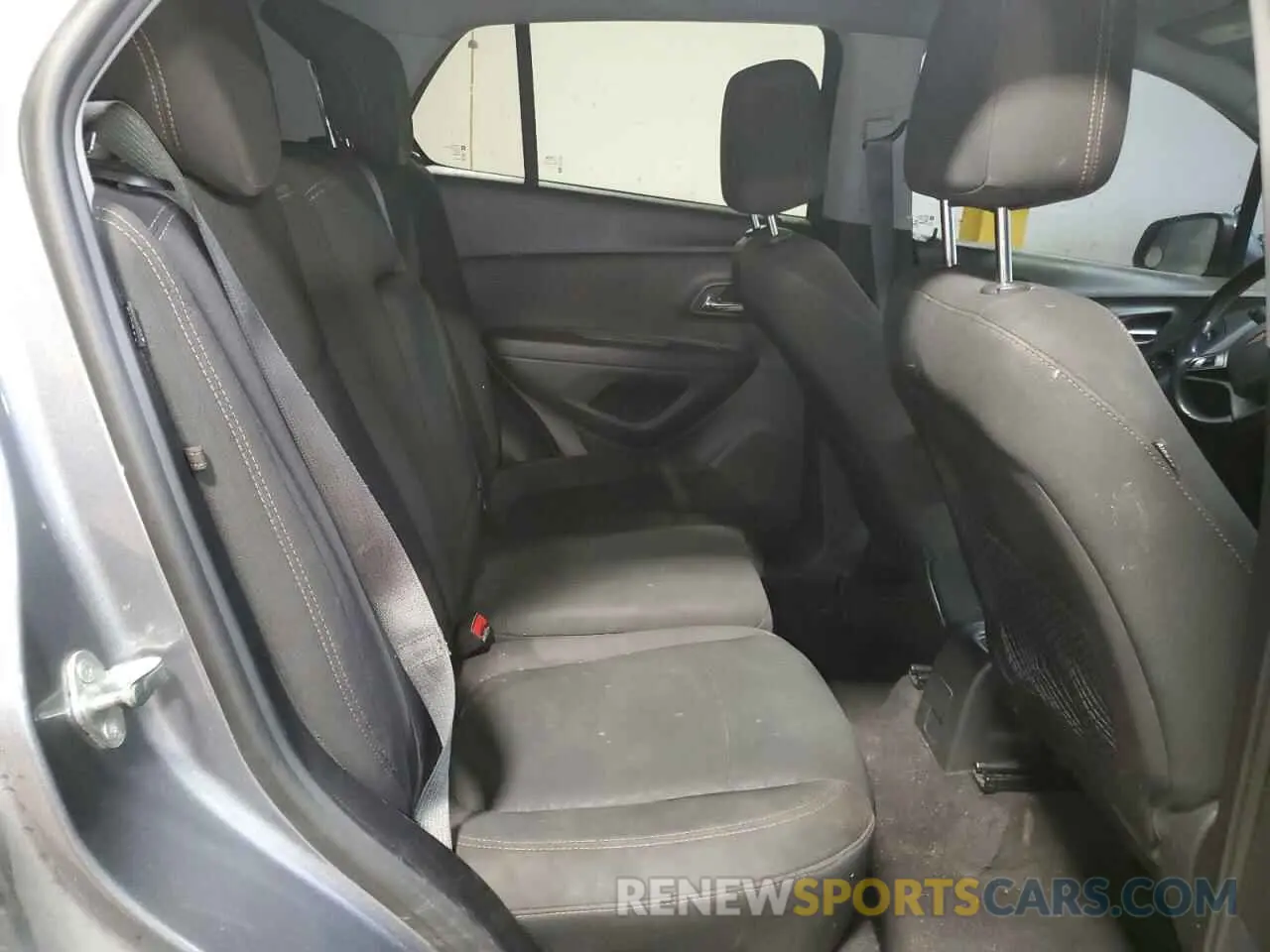 11 Photograph of a damaged car 3GNCJKSB8LL272024 CHEVROLET TRAX 2020