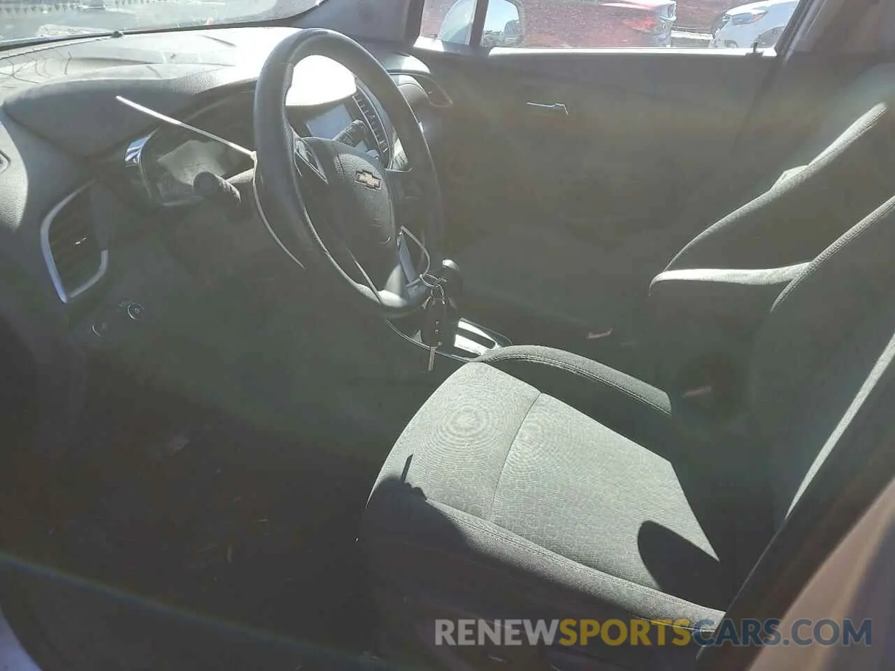 7 Фотография поврежденного автомобиля 3GNCJKSB9LL127686 CHEVROLET TRAX 2020