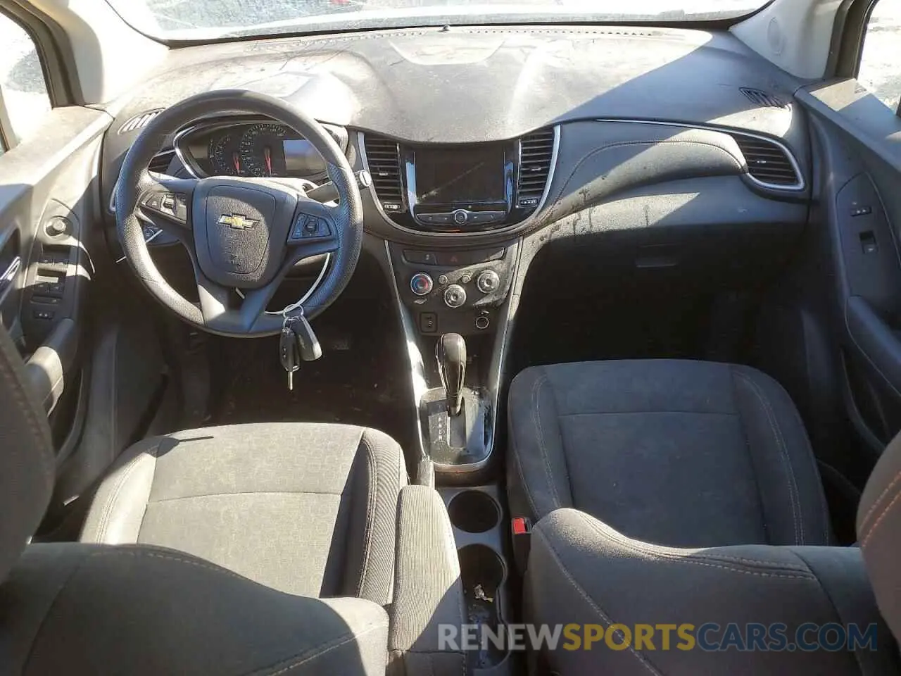 8 Фотография поврежденного автомобиля 3GNCJKSB9LL127686 CHEVROLET TRAX 2020