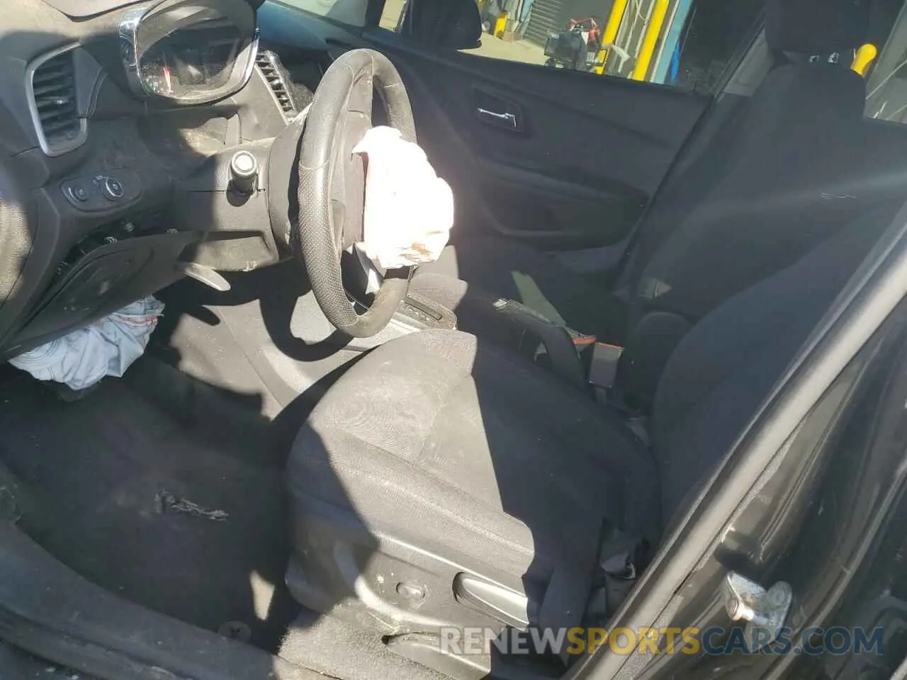 7 Photograph of a damaged car 3GNCJKSB9LL186723 CHEVROLET TRAX 2020