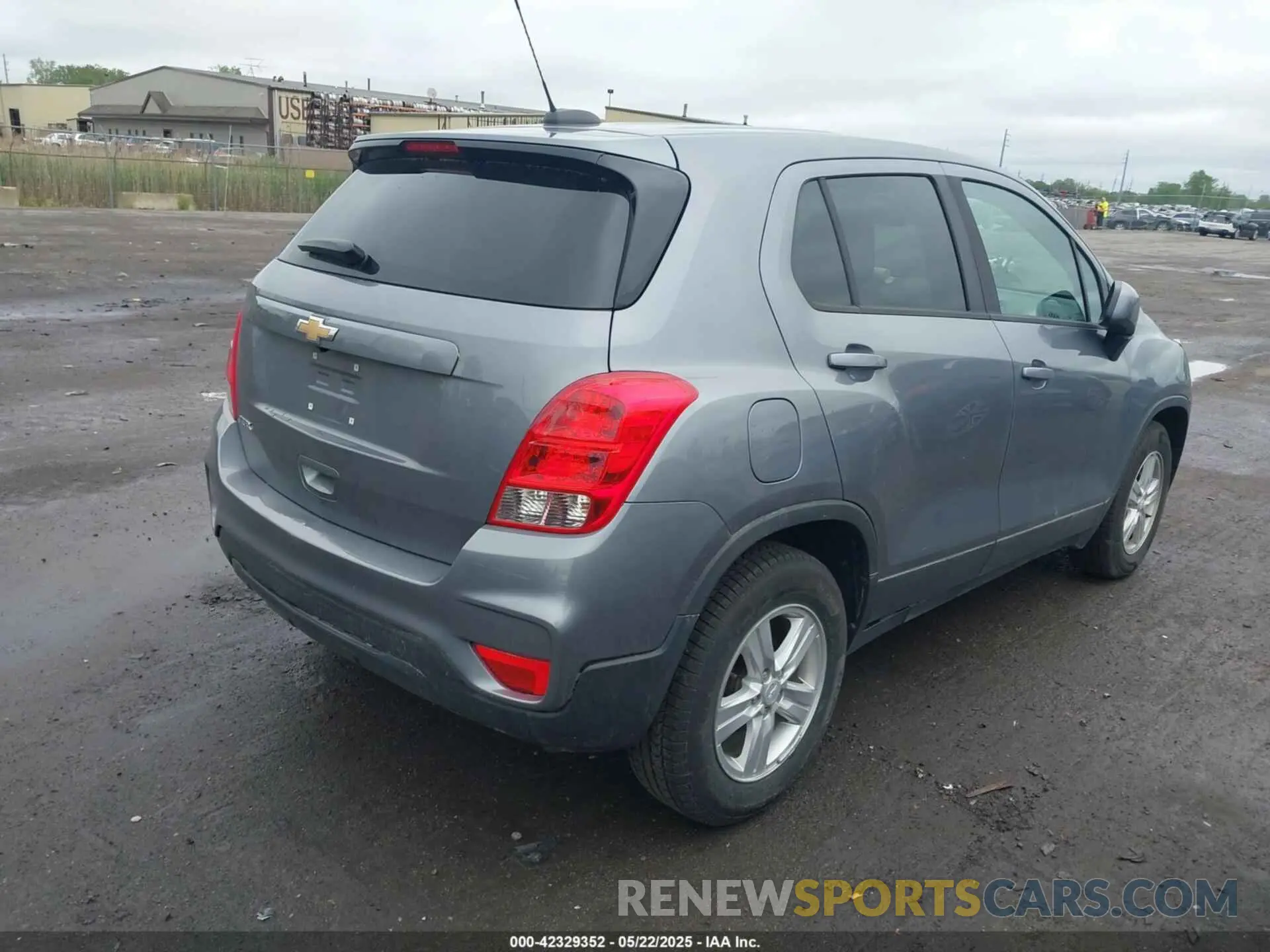4 Photograph of a damaged car 3GNCJKSBXLL175343 CHEVROLET TRAX 2020
