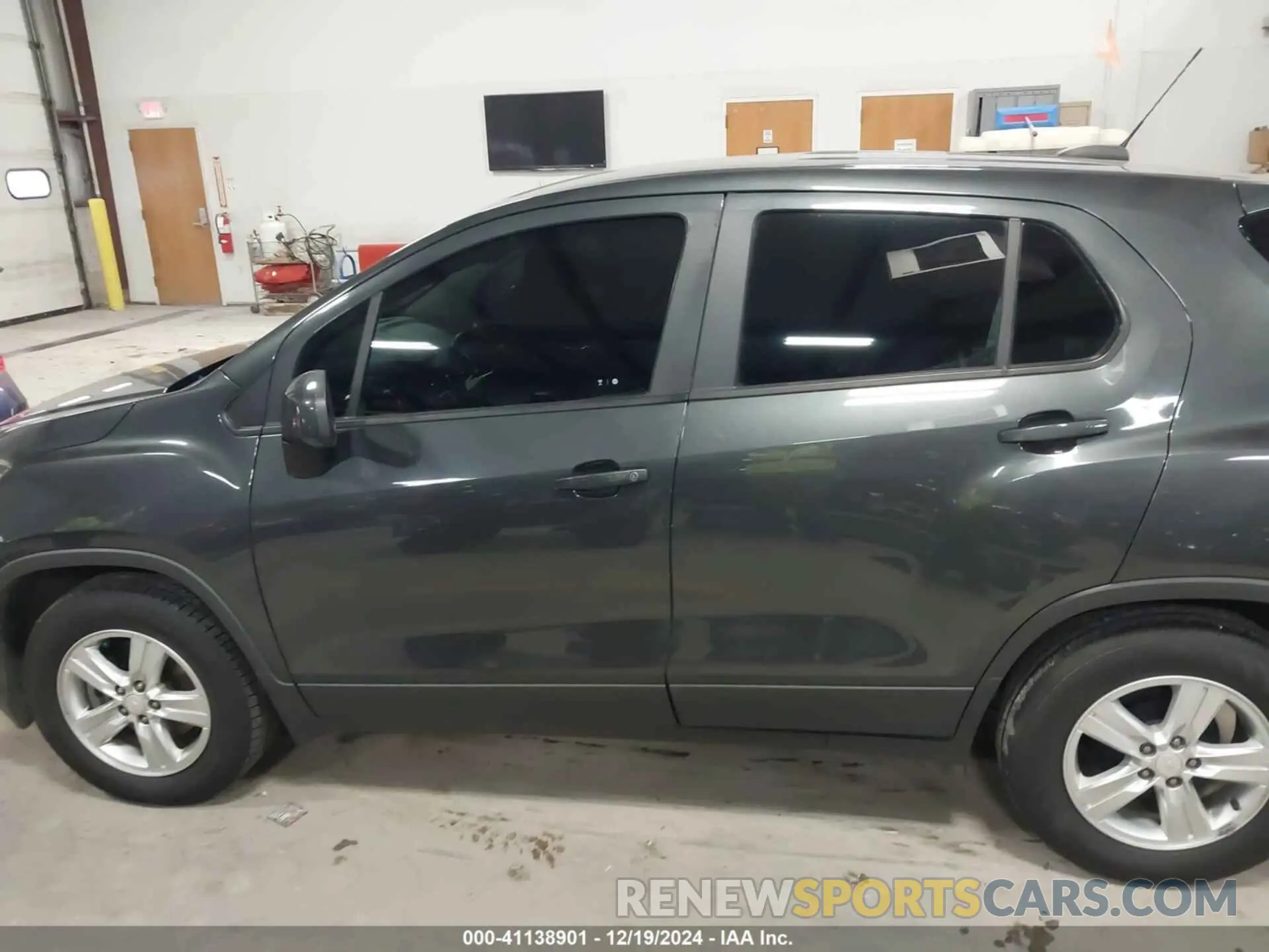 14 Фотография поврежденного автомобиля 3GNCJKSBXLL192871 CHEVROLET TRAX 2020