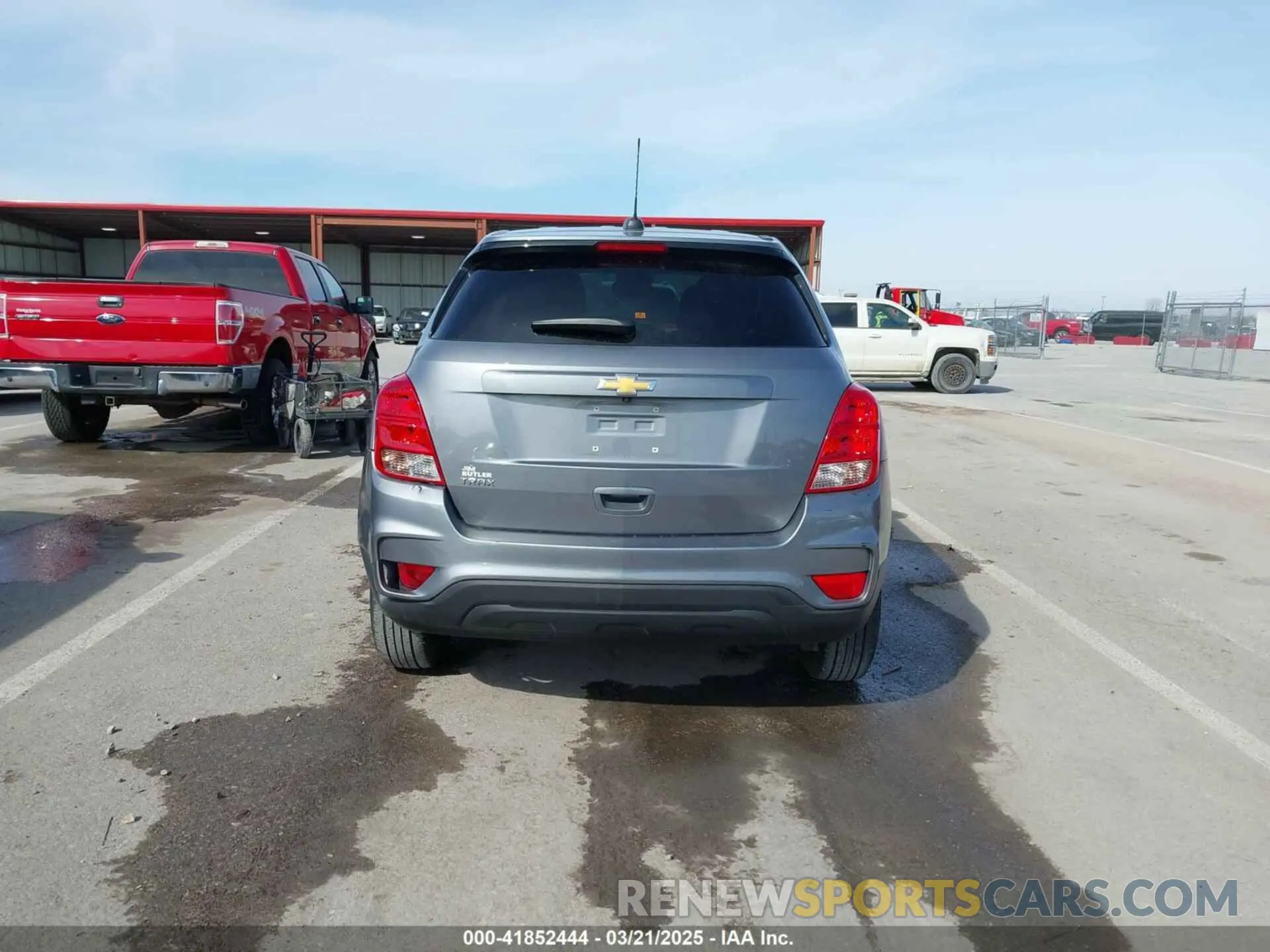 17 Photograph of a damaged car 3GNCJKSBXLL230292 CHEVROLET TRAX 2020