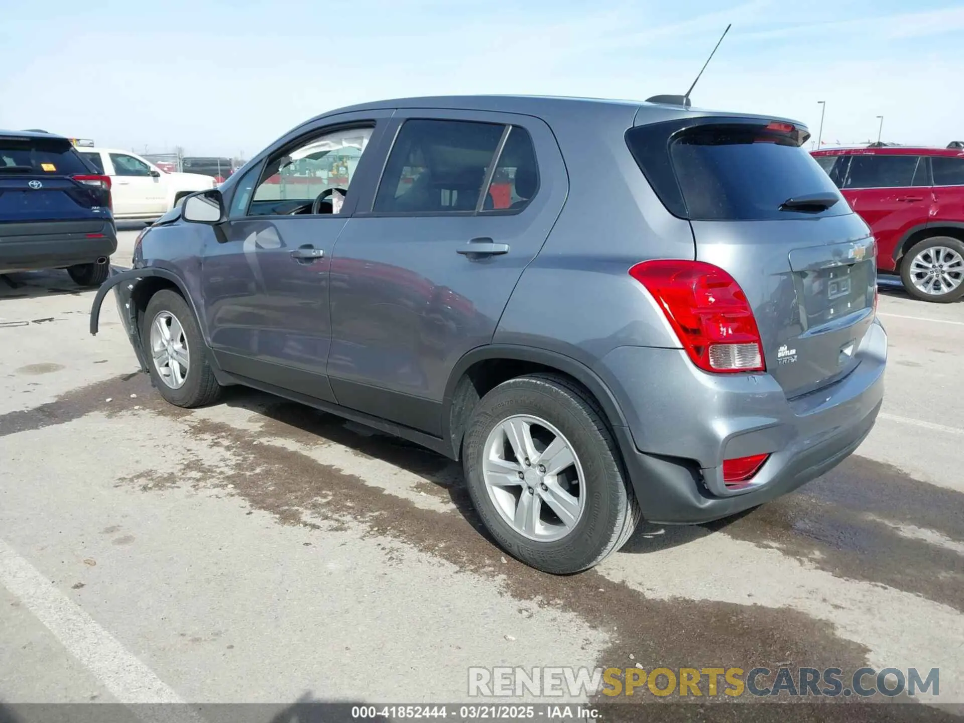 3 Photograph of a damaged car 3GNCJKSBXLL230292 CHEVROLET TRAX 2020